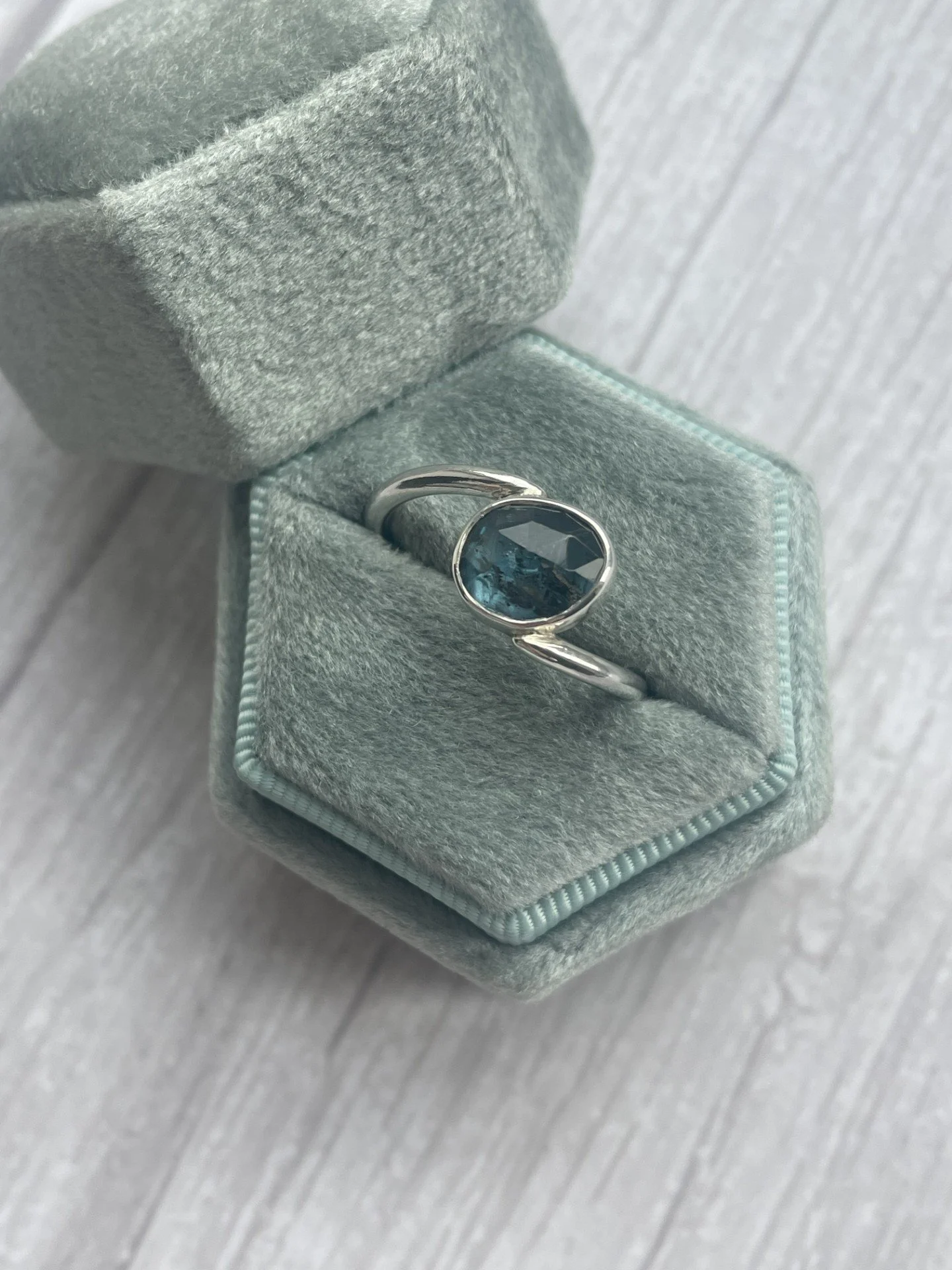 Sterling Silver swirl ring with Rosecut Teal Moss Kyanite - Size P 1/2