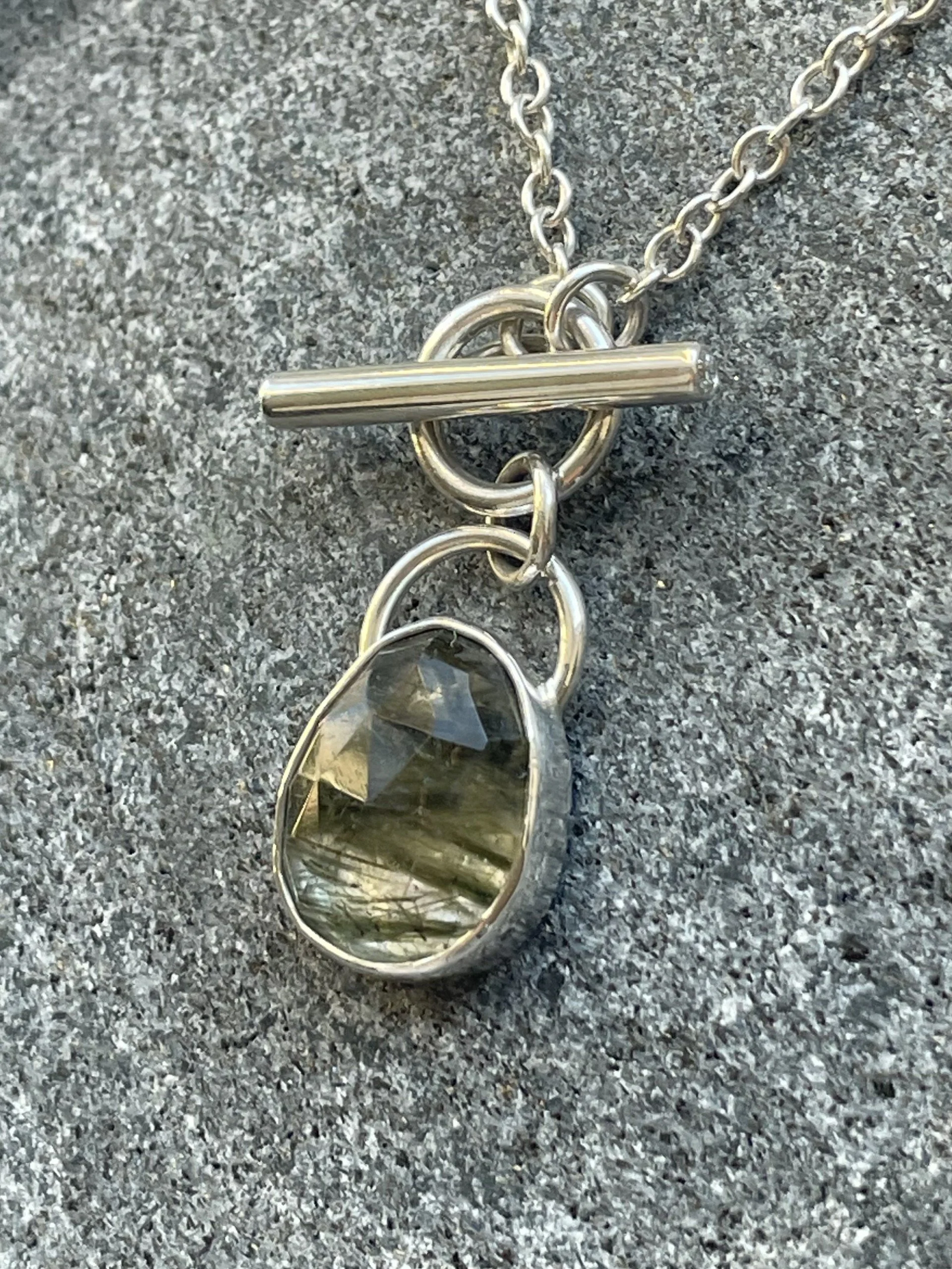 wire-and-wood-jewellery-rutilated-green-quartz-toggle-necklace-1-closeup.jpg