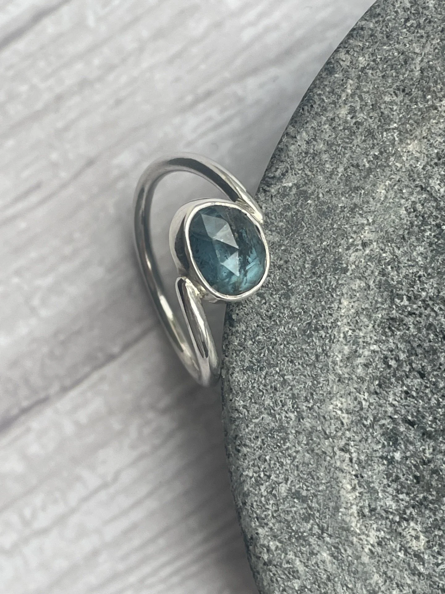wire-and-wood-jewellery-sterling-silver-teal-moss-kyanite-ring-dish.jpg