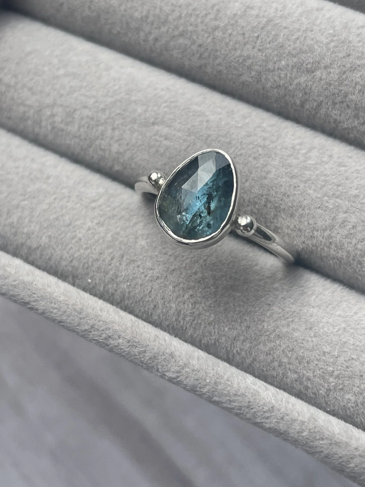 wire-and-wood-jewellery-sterling-silver-teal-moss-kyanite-ring-main-tray.jpg