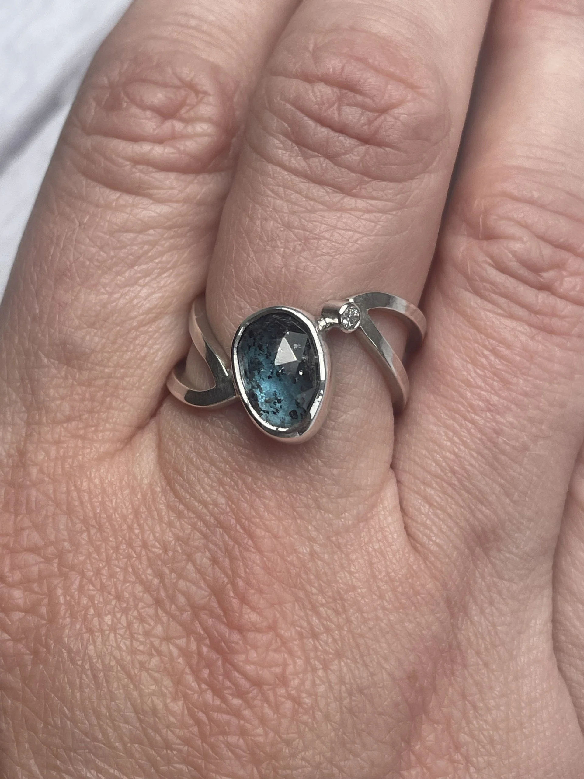 wire-and-wood-jewellery-sterling-silver-teal-moss-kyanite-ring-moissanite-worn2.jpg