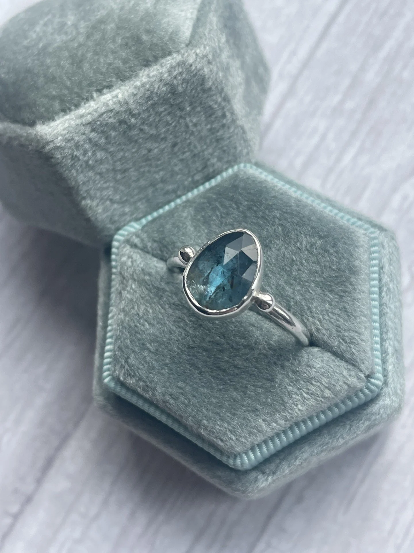 wire-and-wood-jewellery-sterling-silver-teal-moss-kyanite-ring-main-side.jpg