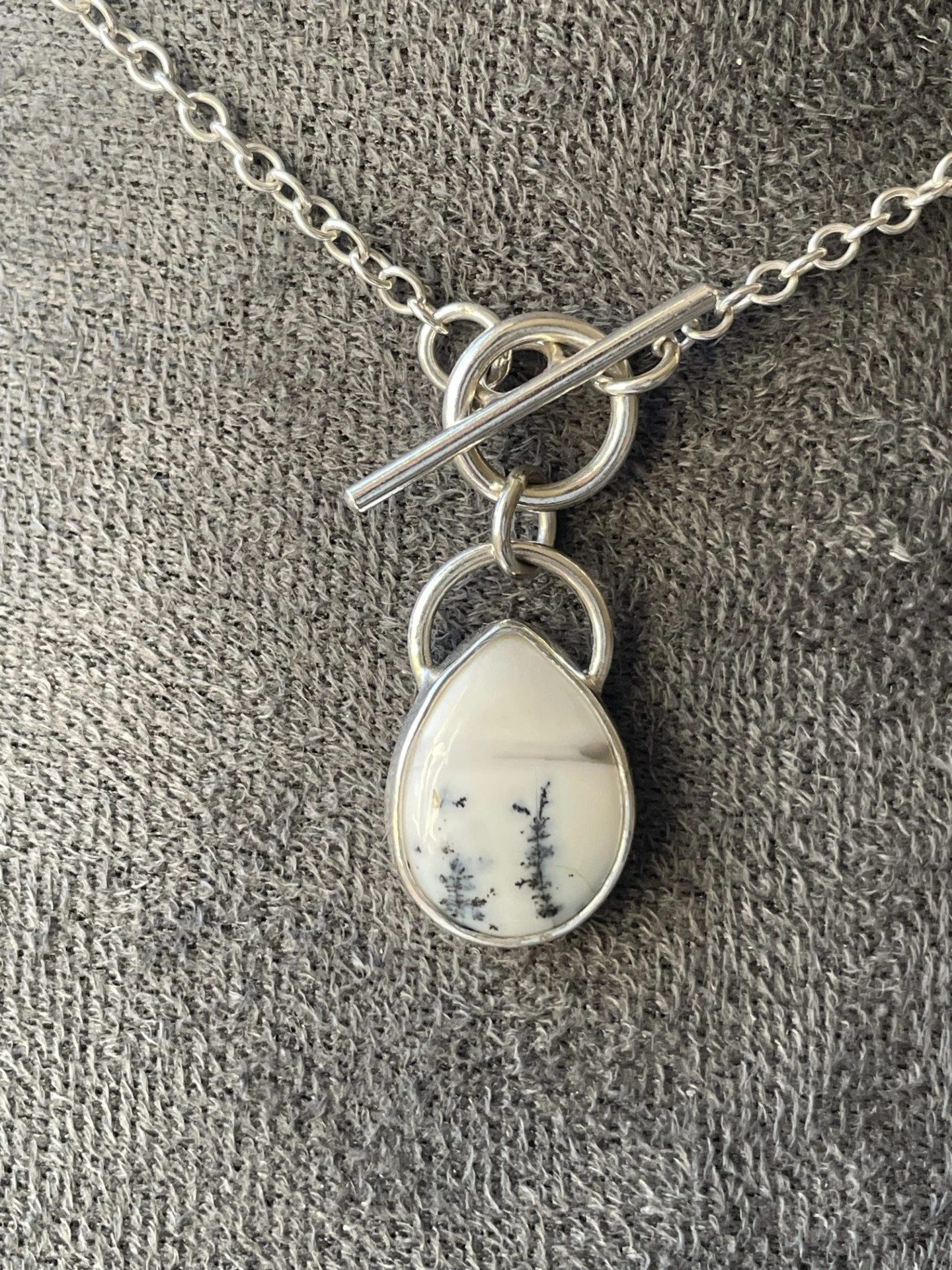 wire-and-wood-jewellery-dendritic-agate-toggle-necklace-2-closeup.jpg
