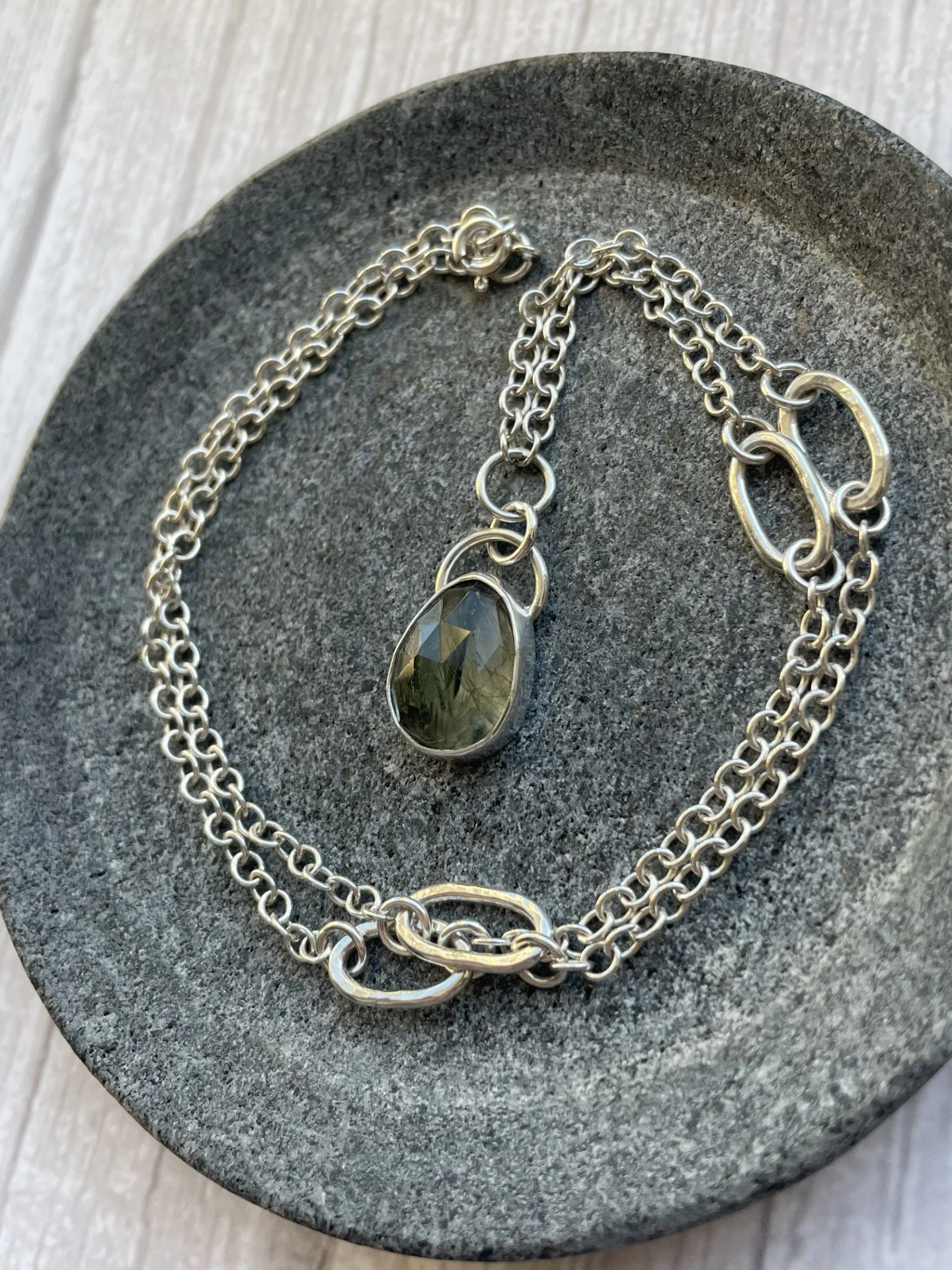 wire-and-wood-jewellery-rutilated-green-quartz-silver-necklace-paperclipchain-dish.jpg