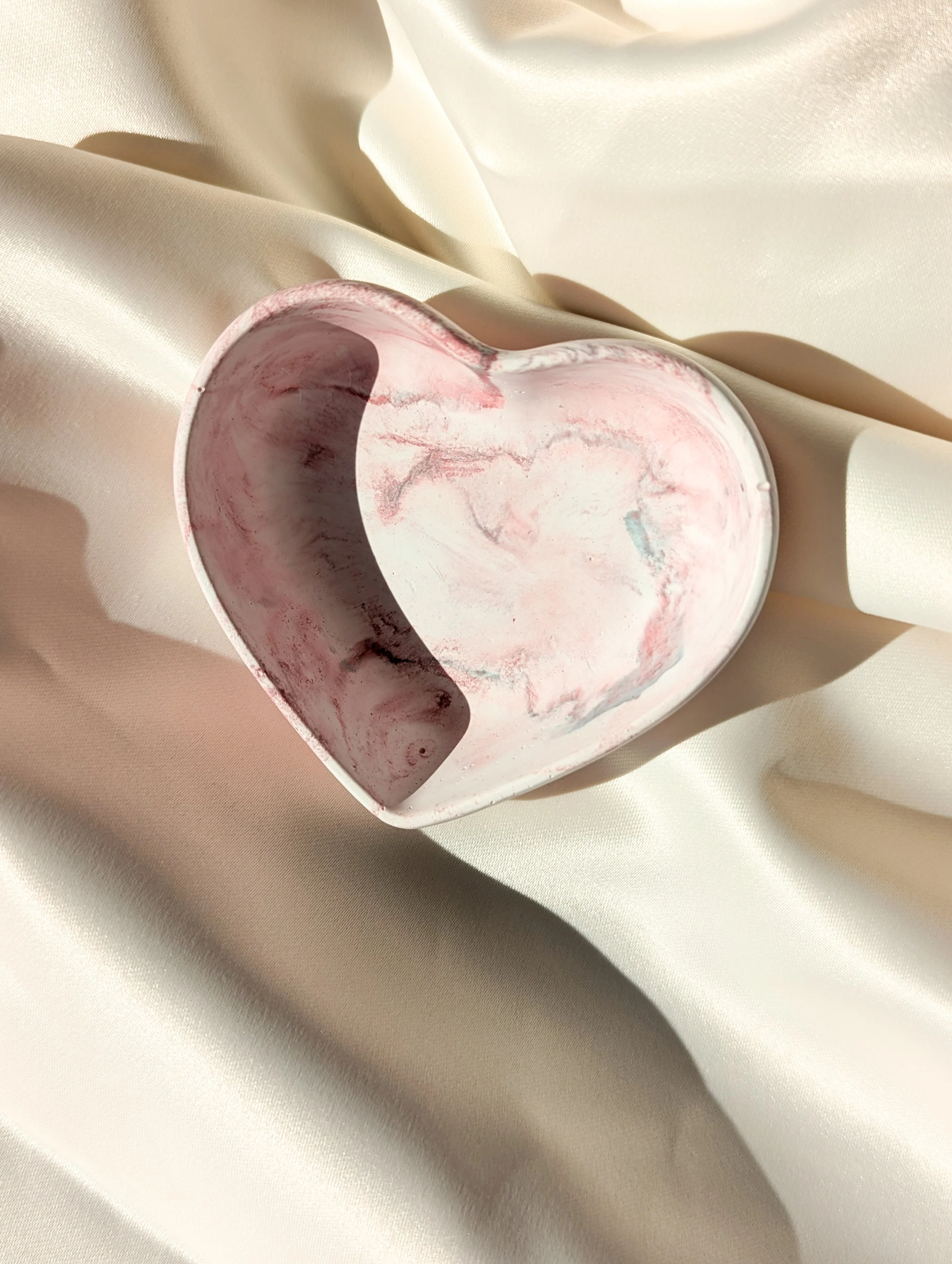 Handmade Marble Heart Shaped Trinket Dish - Elegant & Unique Decorative Storage Solution