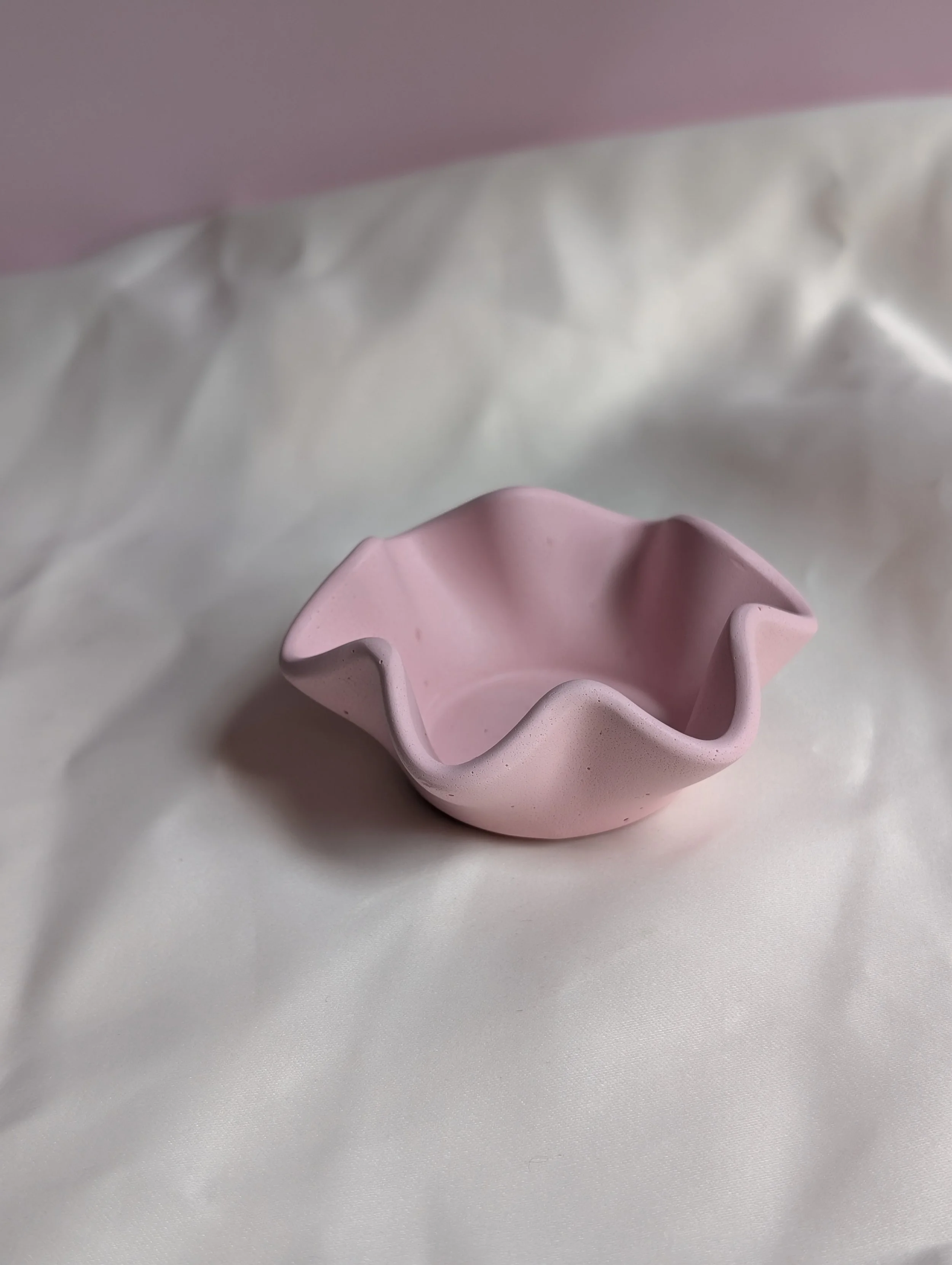 Wavy trinket dish, pink trinket dish