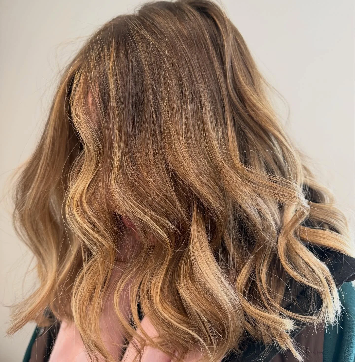 Signature look by @logen_signaturesalon

#livedinhair #signaturelooks #lovewhatyoudo #cthair #signaturesalon_ct