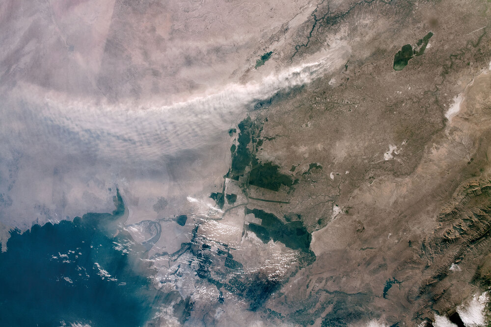 Detailed view of a dust storm in the Persian Gulf ©NASA Earth Observatory