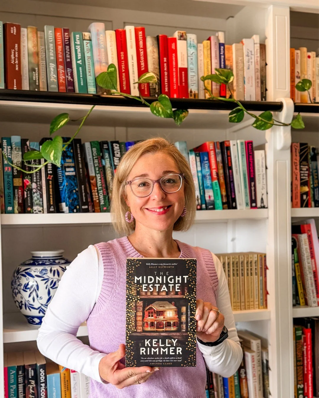 My personal shelves are equal parts inspiration, chaos, and comfort. Here&rsquo;s one corner I love&mdash;tell me what your shelves say about you! 

#kellyrimmer #bookshelfie #shelfie #bookshelves #booklovers #bookloversunite