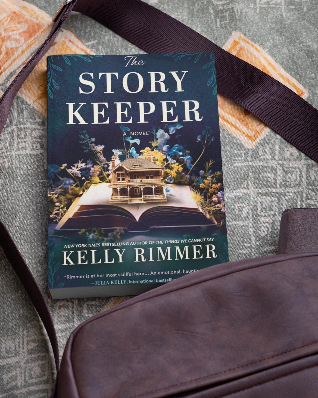 A little reminder (because it&rsquo;s a fun one):

THE STORY KEEPER is the North American edition of THE MIDNIGHT ESTATE &hellip;the same story, but wrapped in a brand-new cover with gorgeous sprayed edges that make my book-loving heart swoon. 😍

So