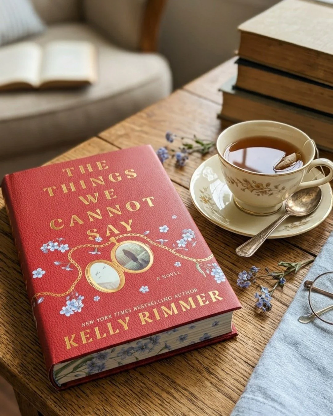 I love all my covers&hellip; but this one is truly special. 💛

This collector&rsquo;s edition of THE THINGS WE CANNOT SAY has completely stolen my heart,  the beautiful new cover, the gorgeous sprayed edges, the way it feels like a keepsake as much 