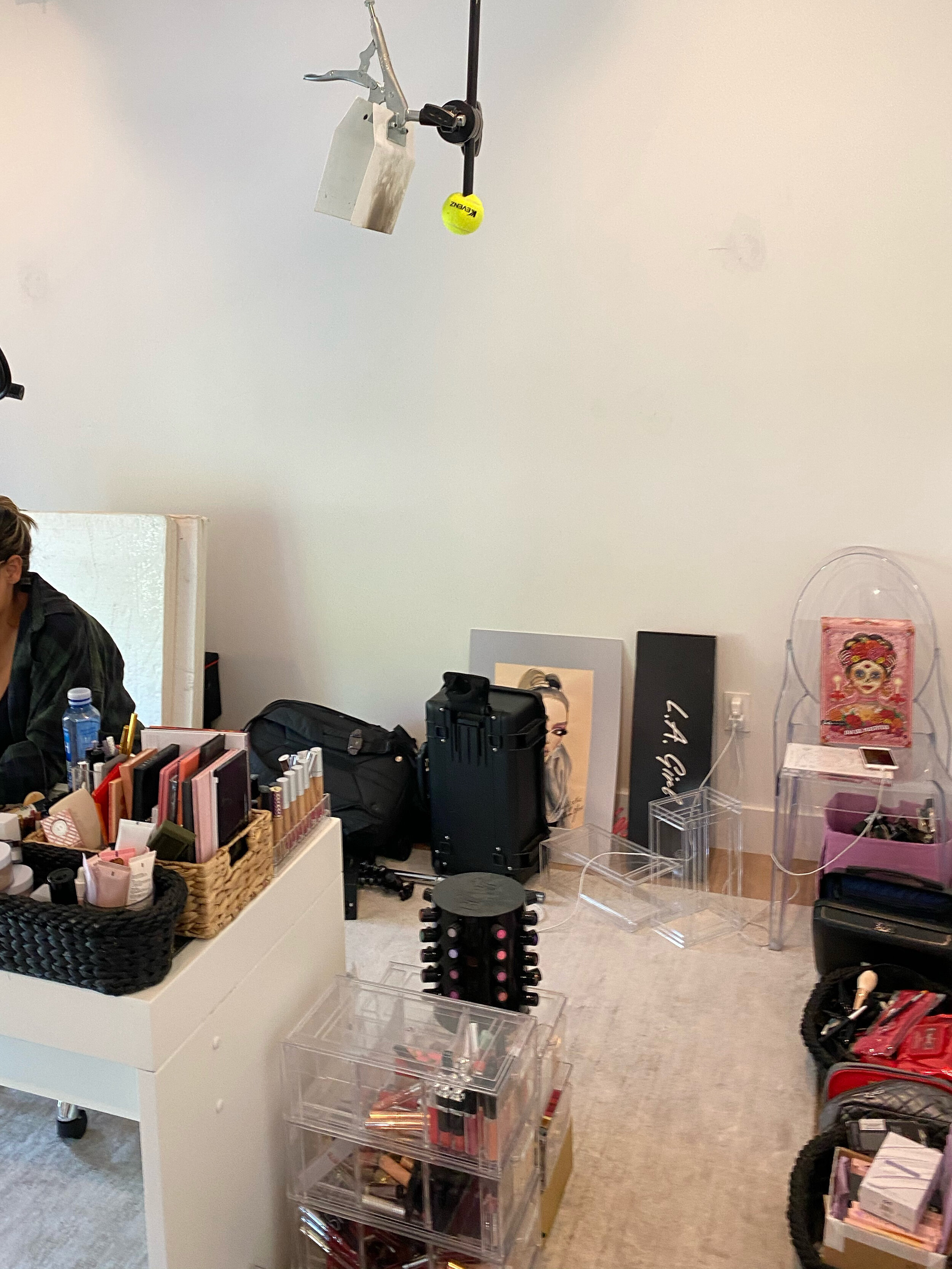 RíOrganized: Desi Perkins Makeup Room | RíOrganize | Luxury ...
