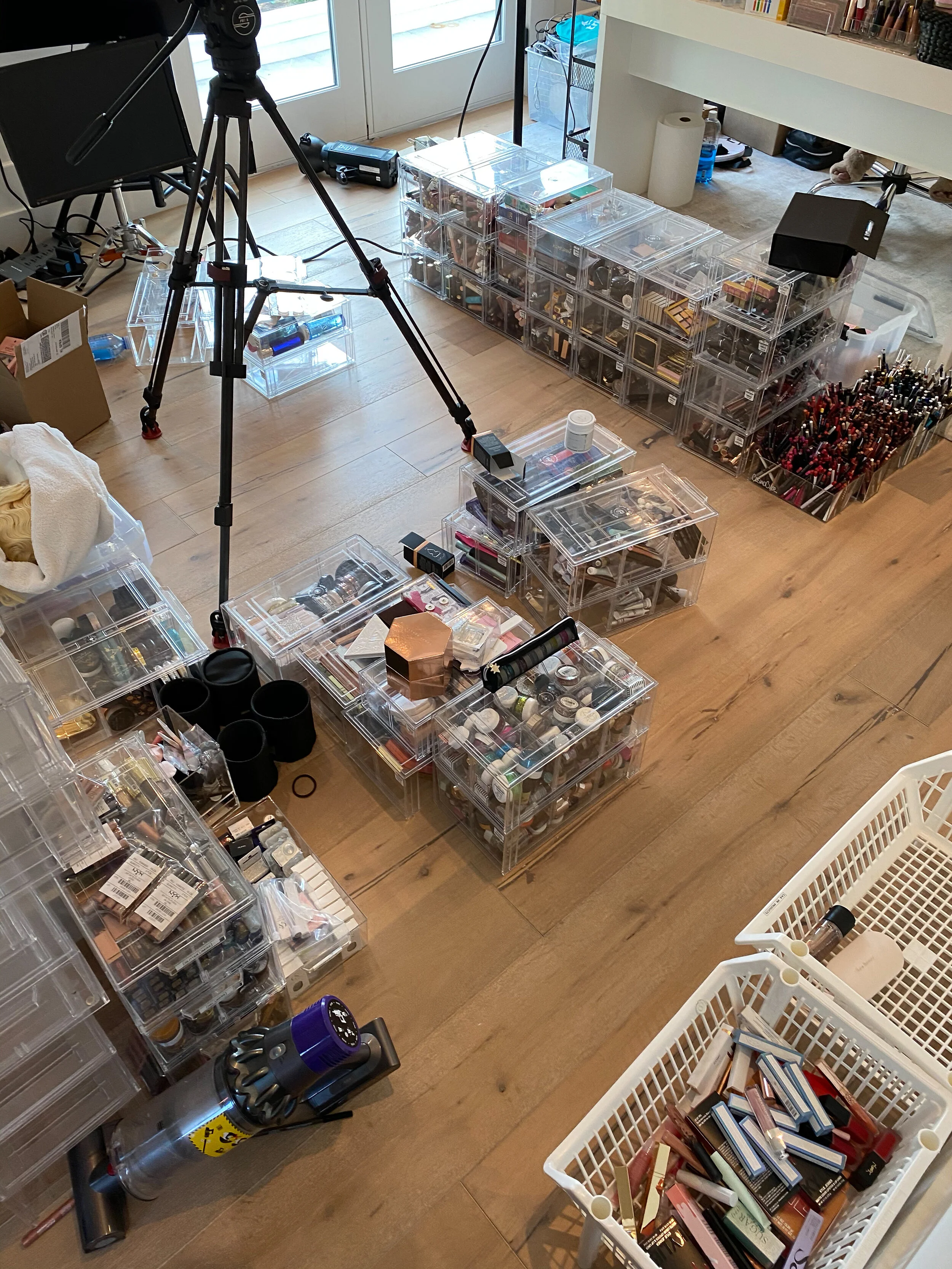 RíOrganized: Desi Perkins Makeup Room | RíOrganize | Luxury ...