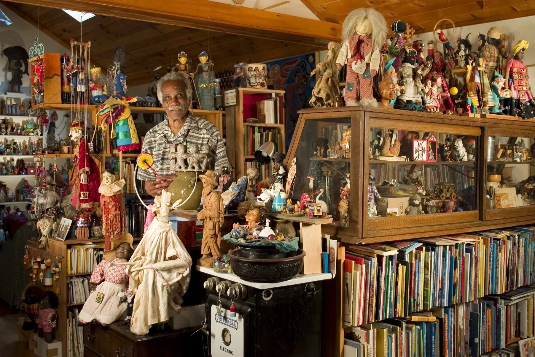 Ashley Bryan at his home.jpg