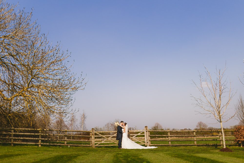 Mythe_barn_wedding_Leicestershire-107.jpg