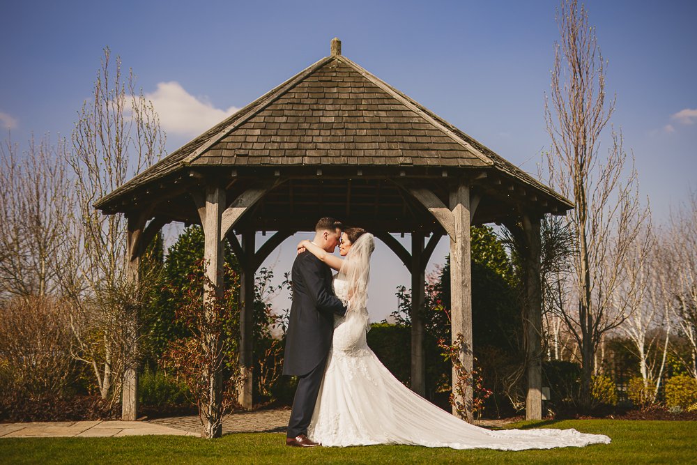 Mythe_barn_wedding_Leicestershire-120.jpg