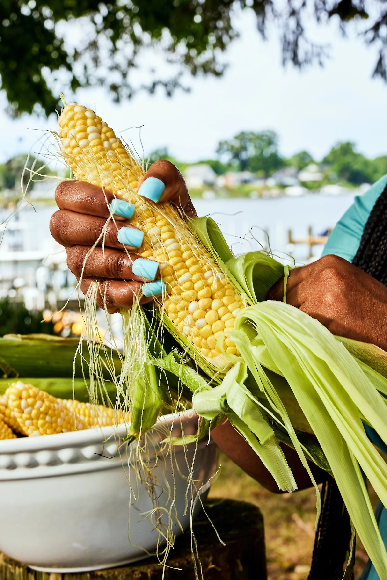 Crab Feast_Shucking Corn_Eater_2024-07-26_TSUCALAS_1472.jpg