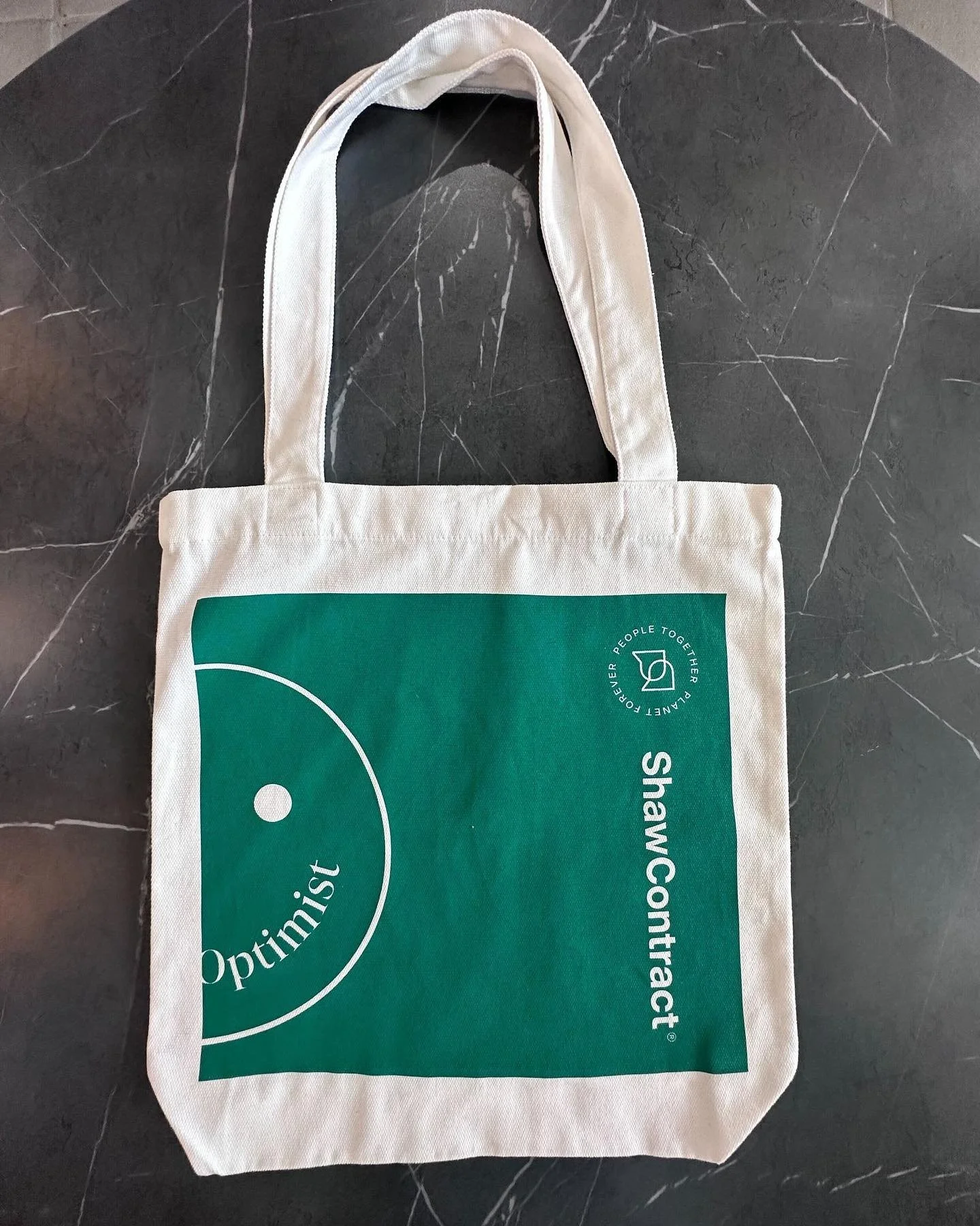 Tote bags for @shawcontract using @ascolour cotton canvas totes. 

1-color screen prints on totes make the perfect giveaway or retail item for your brand. 

Get a free quote by visiting our link in bio. 

#Customapparel #madeinatlanta #atlantaapparel