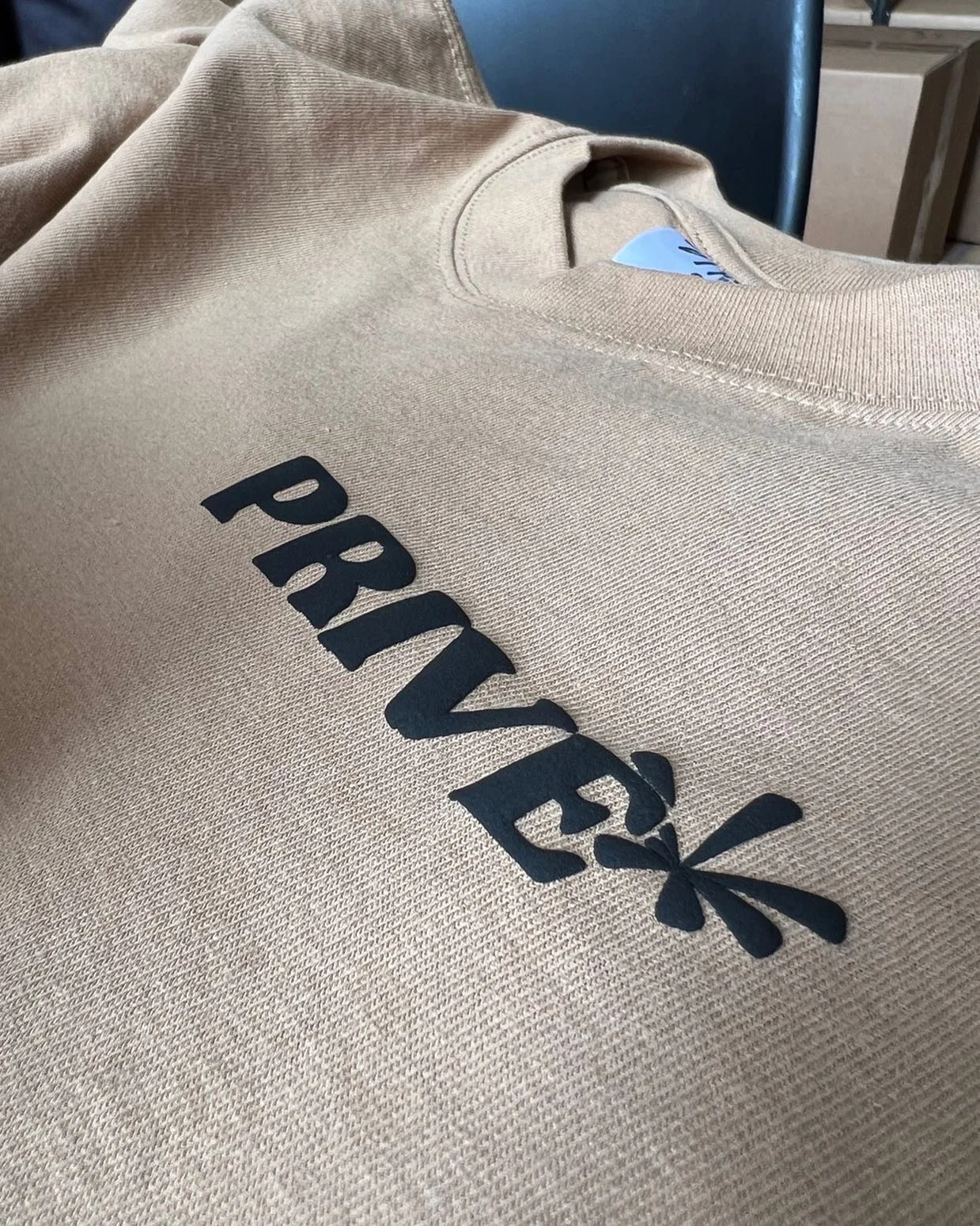 Another puff print special on a cream @shaka_wear tee for a luxurious touch 👌