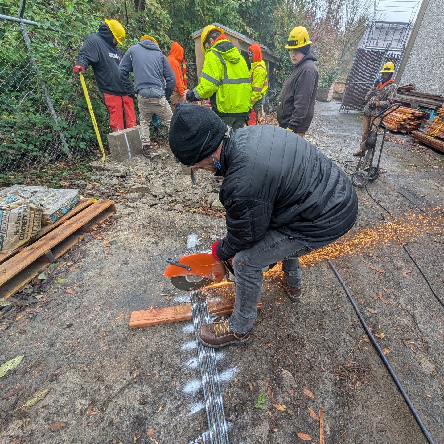 Our current Construction Pre-Apprenticeship cohort is STILL hard at work, gaining valuable hands-on experience and building the skills they need to succeed in the construction industry. 💪👷&zwj;♂️👷&zwj;♀️

Don&rsquo;t miss out on this incredible op
