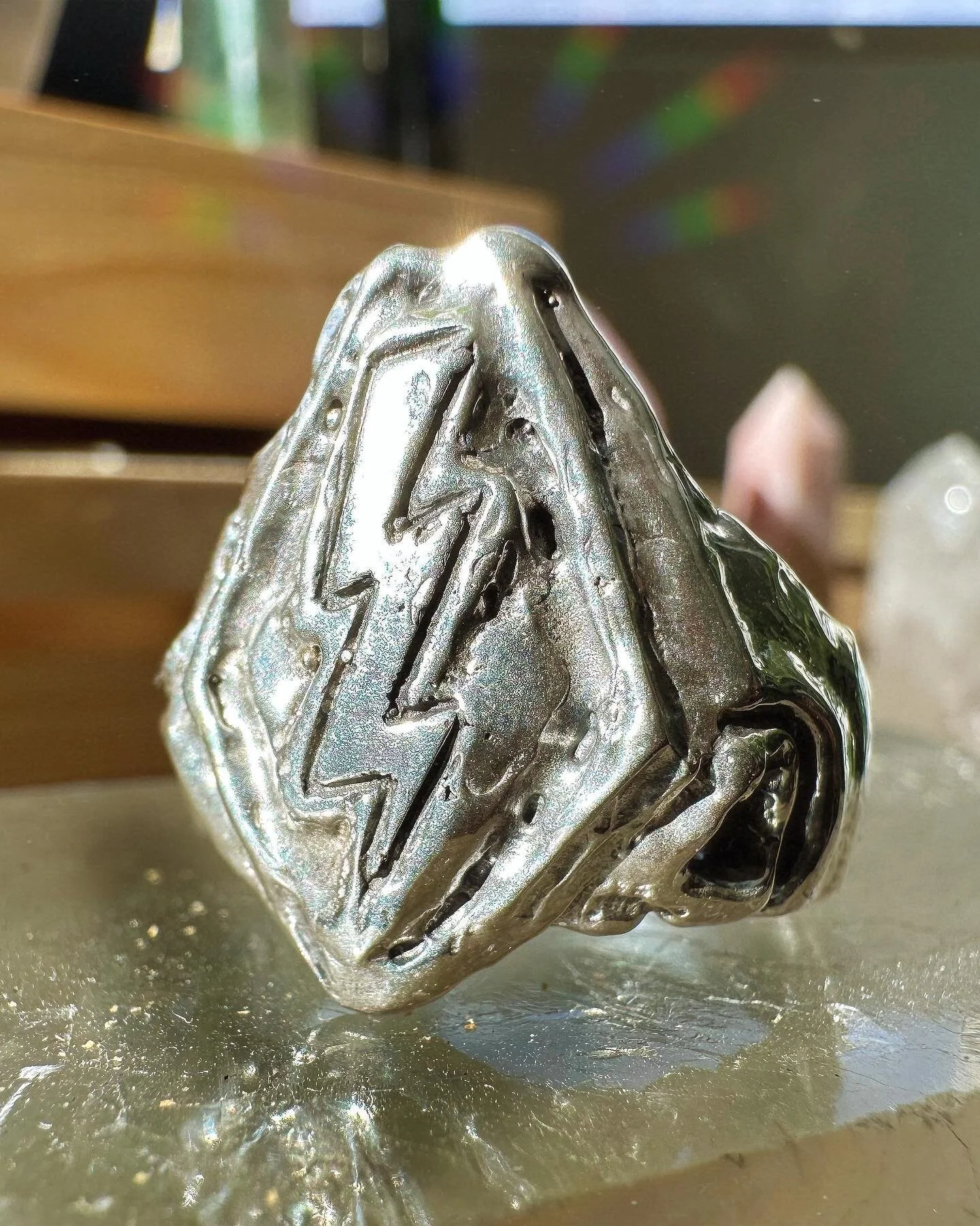 ⚡️A ring that gives you MAGIC ⚡️

Obsessed with this custom piece made for @michaeltini 💍
 
We are always taking custom orders! Send us a DM or fill out a custom order form on our website. 💛

#customjewelry #rings #customring #handmadejewelry #bold