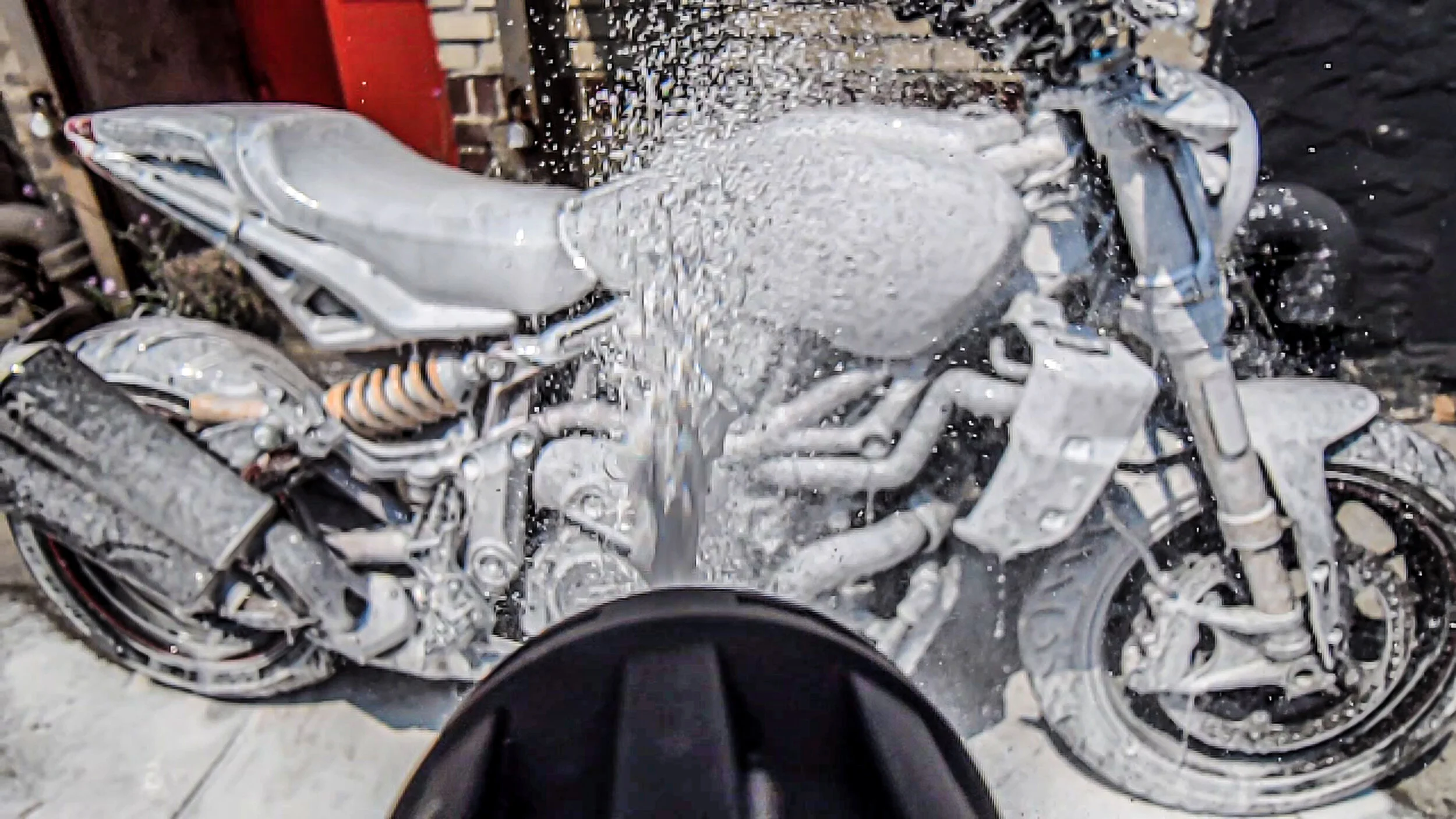 Muc-OFF Union Garage — One Man One Camera