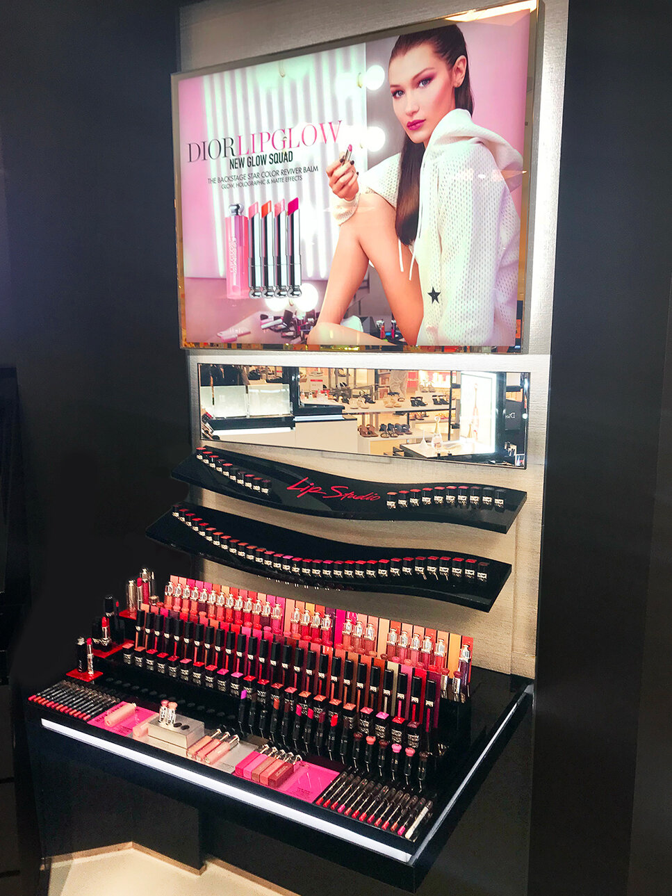 Dior Master-Your-Makeup Merchandising – Fixtures Close Up