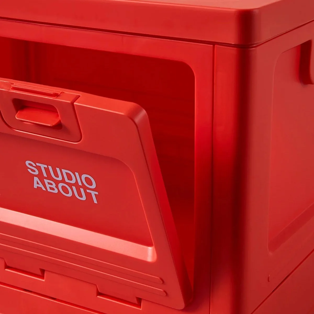 box-red-storage-large-studio-about_2+%281%29.jpg