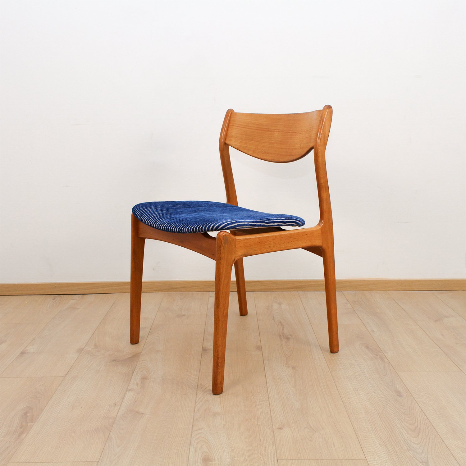 Stuhl von P.E. Jørgensen in Teak