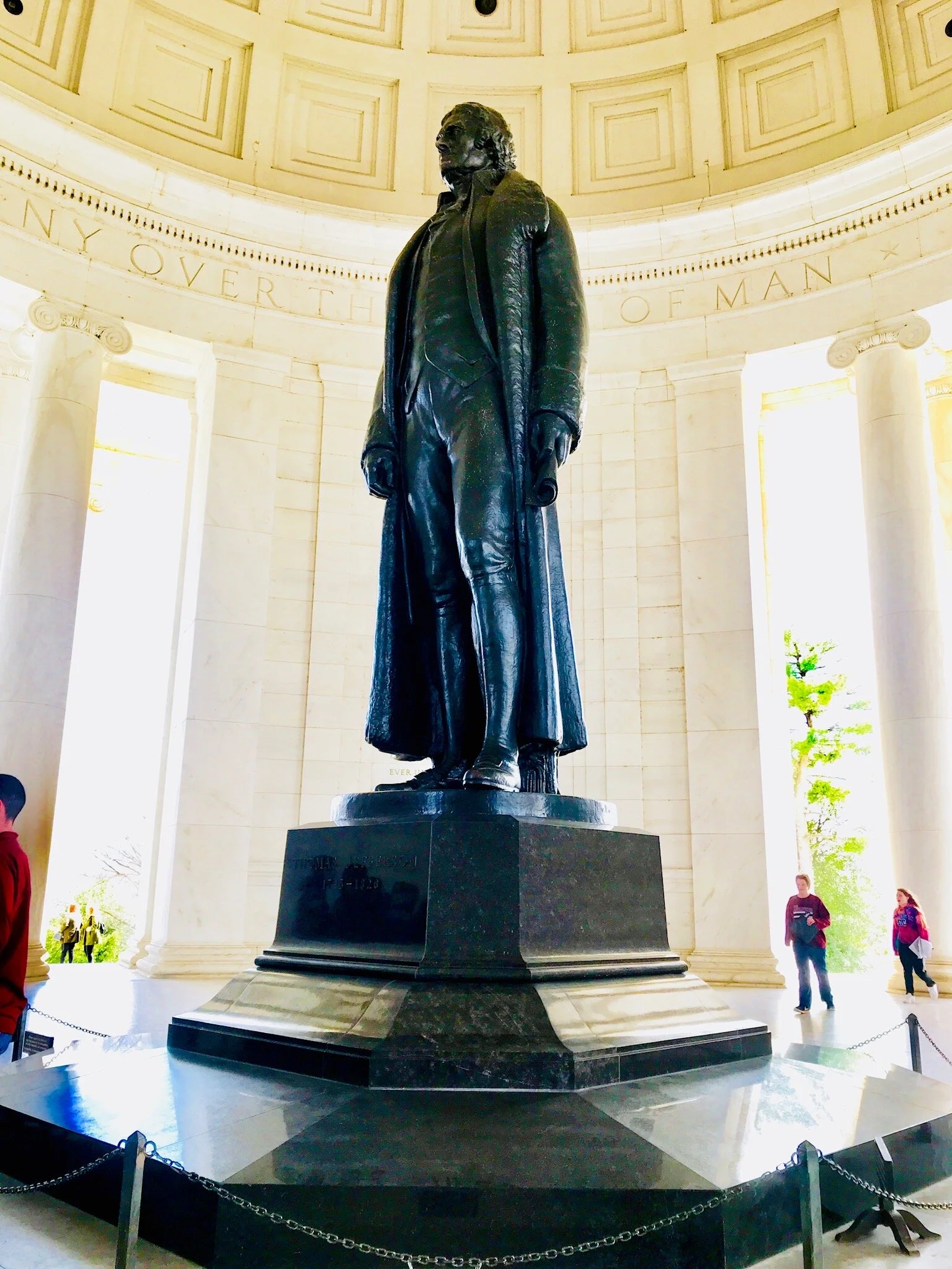 Bobby McGowan #photographer #stuntdriver #videographer #saucedistrict #blogger #fashion #bobbymcgowan street photography Jaded LA #jadedla #flowers #food #travel #perspectiveart