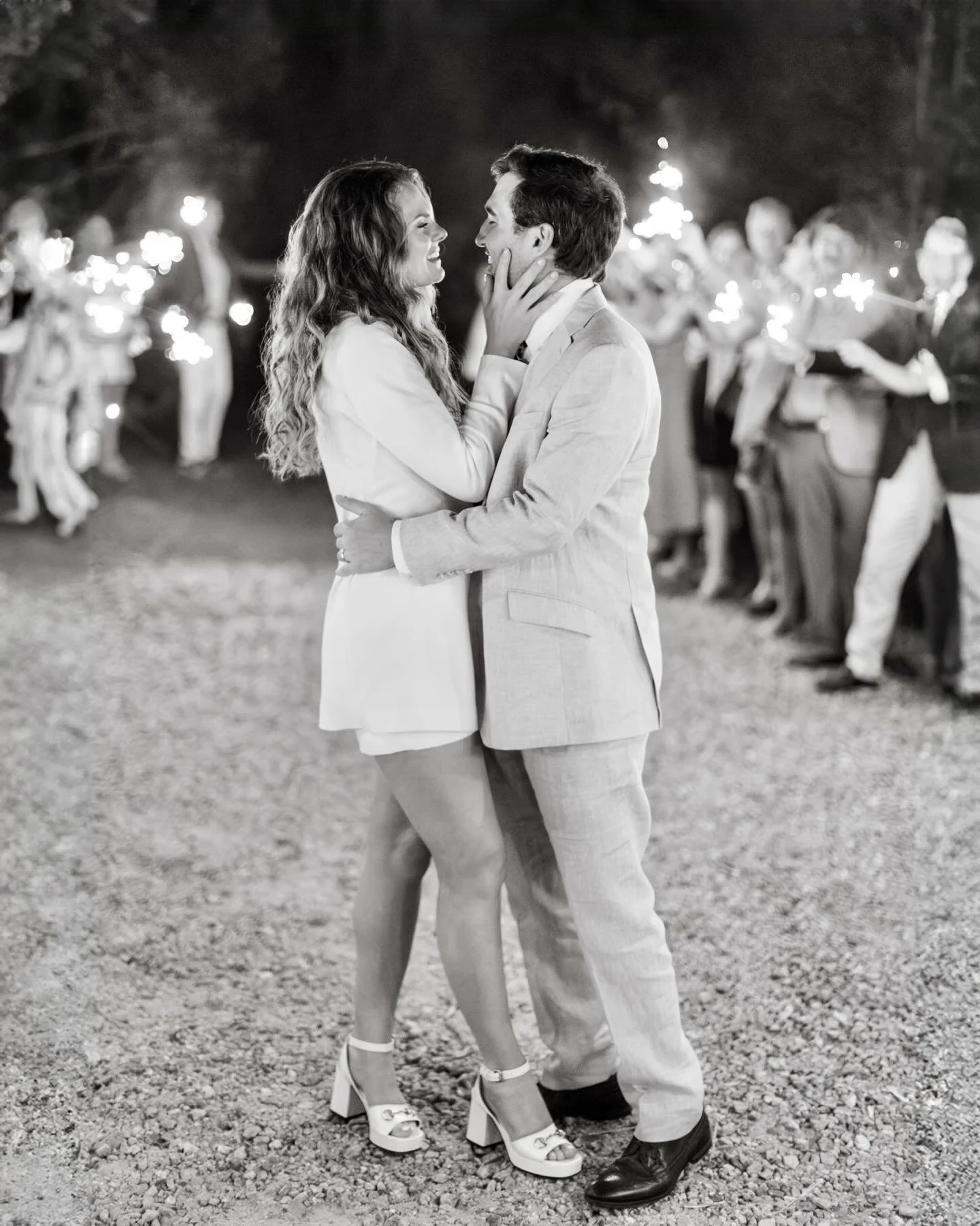 This bride had a broken foot the entire day and didn&rsquo;t know it. Happy wedding szn 💐