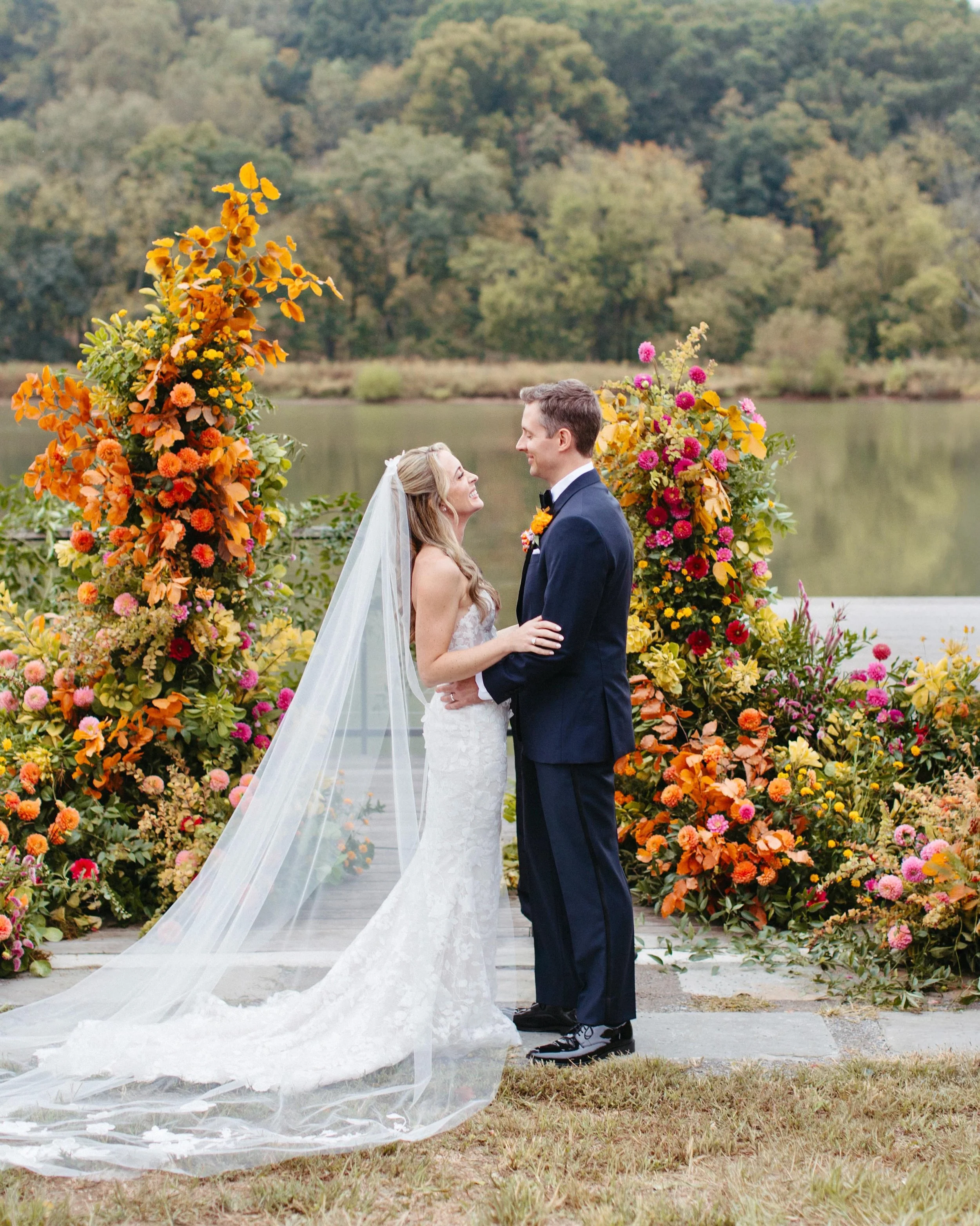 A fall wedding pushing perfect, from venue to weather to florals and to the couple in love. Sharing this sneak peak with the many who made this dream day a reality, especially the exquisite Anna and Kevin. Many more to come!

Planning - @lkeventschic