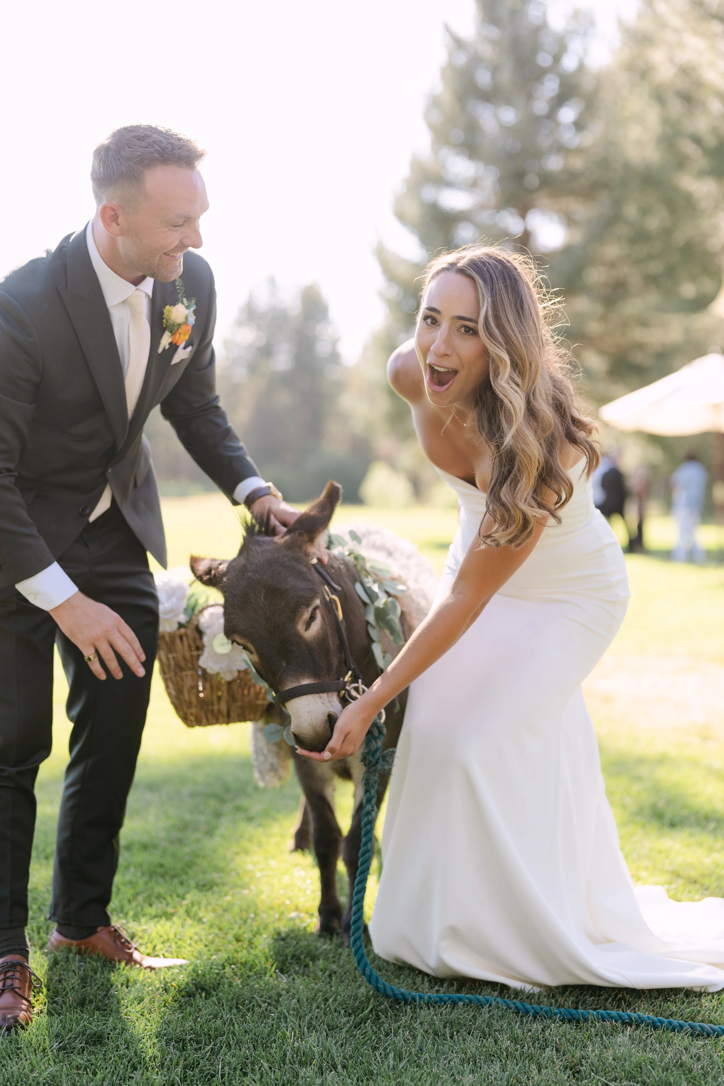 nwfilmco-taylorandbrandon-wedding-cocktailhour-88.jpg