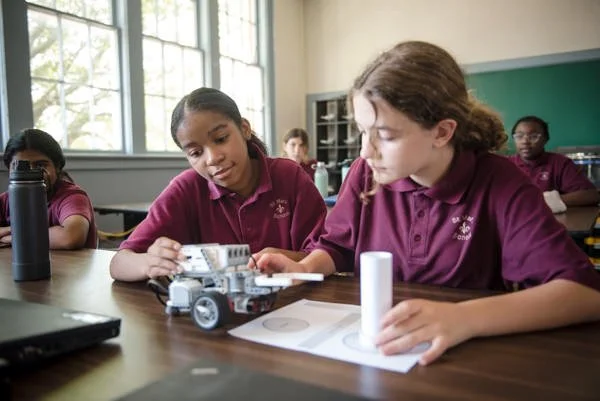 Students with Robot in Wilmington, NC