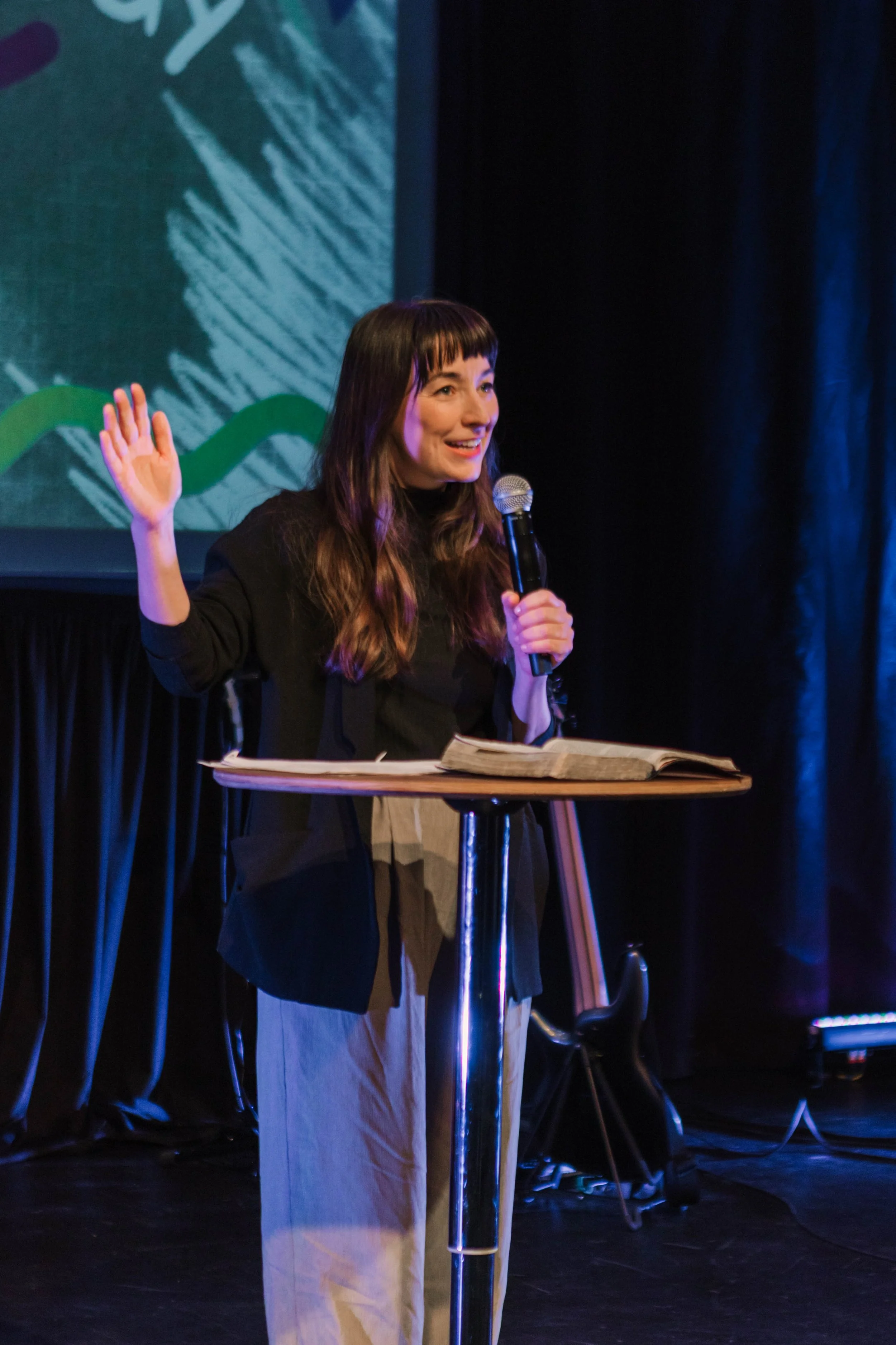 At Coastline Church Sunday services you can expect inspiring worship, engaging Bible-based sermons and an atmosphere of elevated faith. Every Sunday we elevate Jesus because we know that Jesus changes everything! 