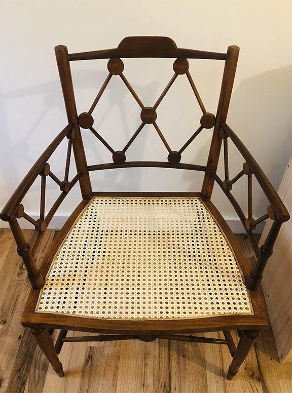 dot chair.png