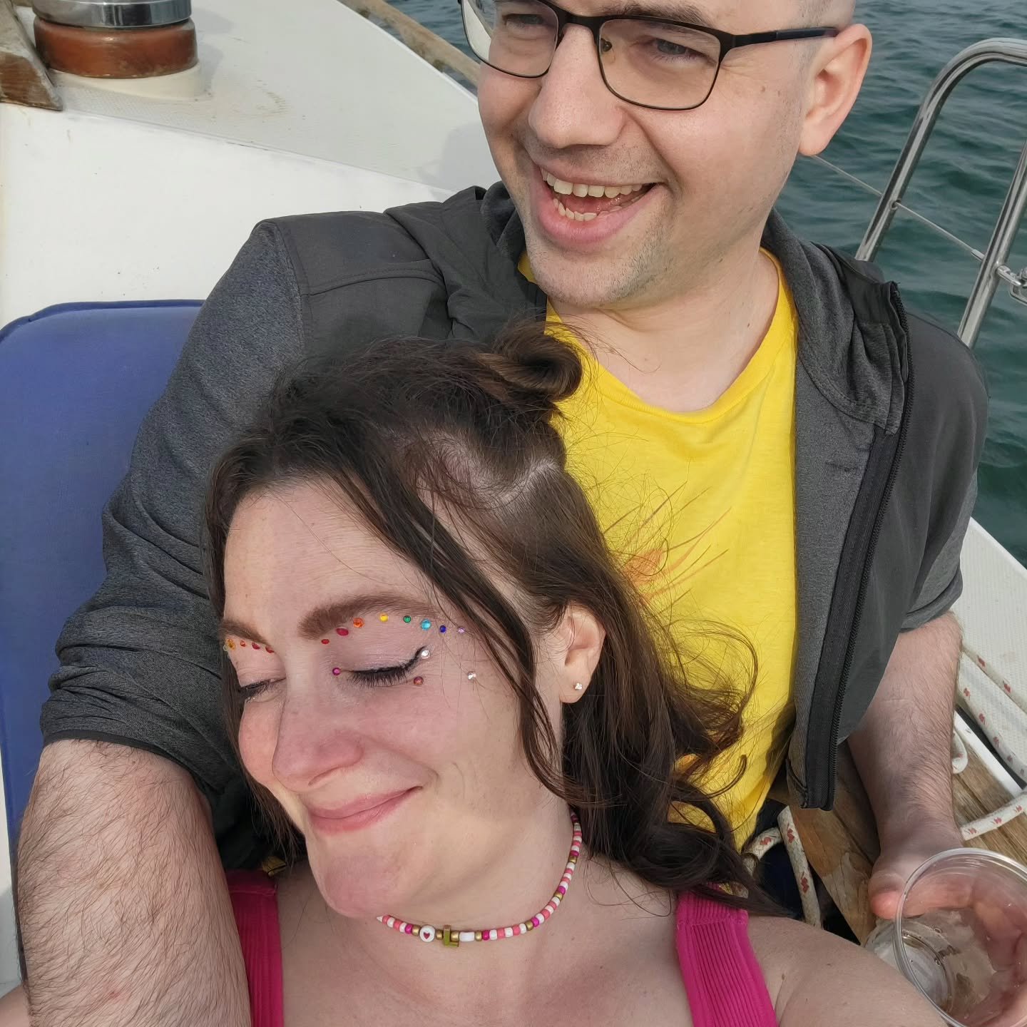 🌈 Life is heavy these days, but the past few days were joyfully jam-packed. Things that filled my heart this weekend:

💕 spending time with my sweet, @iluvgrannysmith.
✨️ getting dolled up as my whole true self for Pride.
🙃 silly time w/ @mx.minek