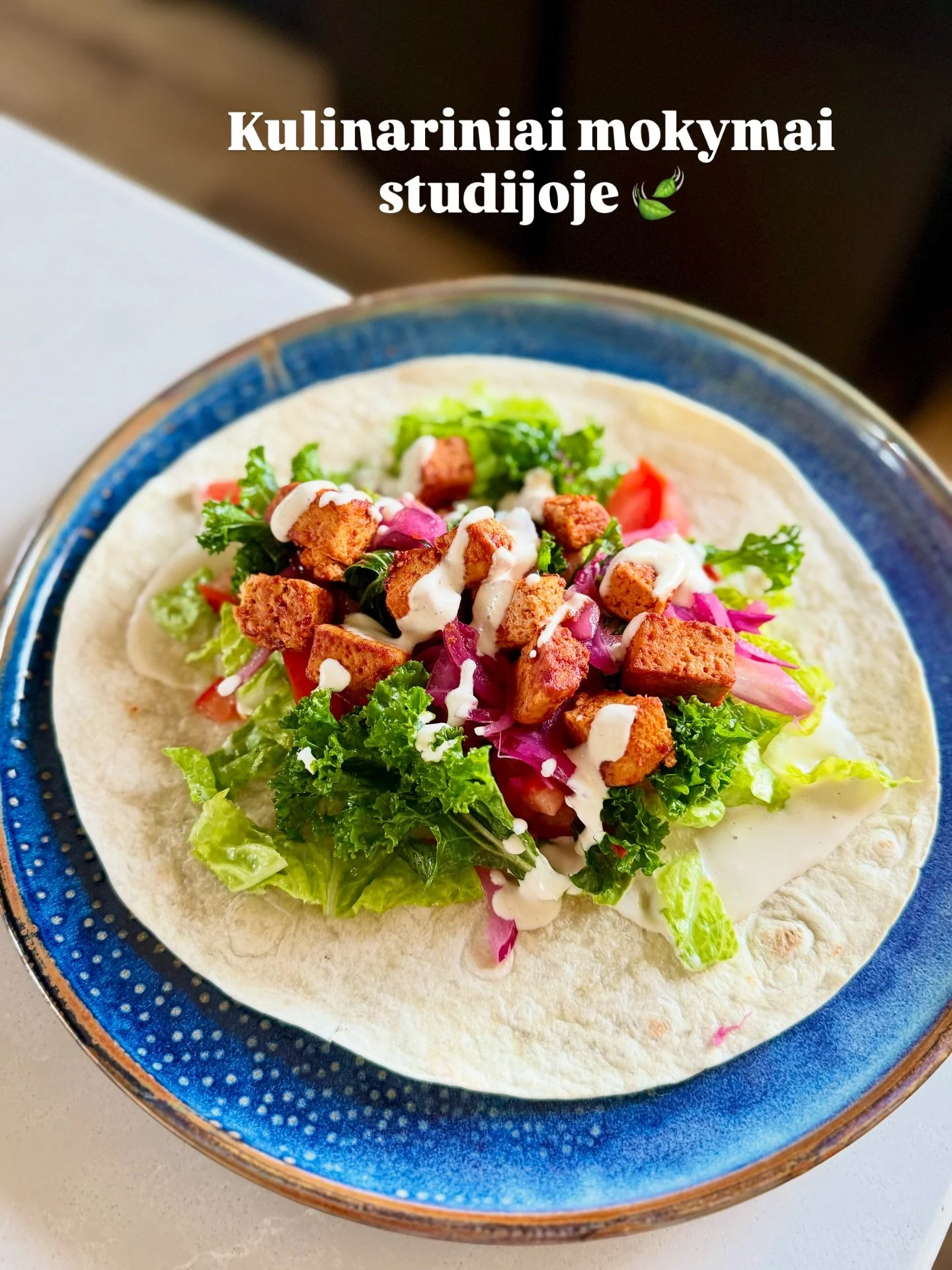 Seniai svajojau tai suorganizuoti&hellip; ir pagaliau galiu pakviesti jus į gyvus augalinius KULINARINIUS MOKYMUS studijoje 🍃

Tai bus ne &bdquo;sausa&ldquo; teorija, o inspiruojantis vakaras. Parodysiu, kaip su minimaliu pasiruo&scaron;imu i&scaron