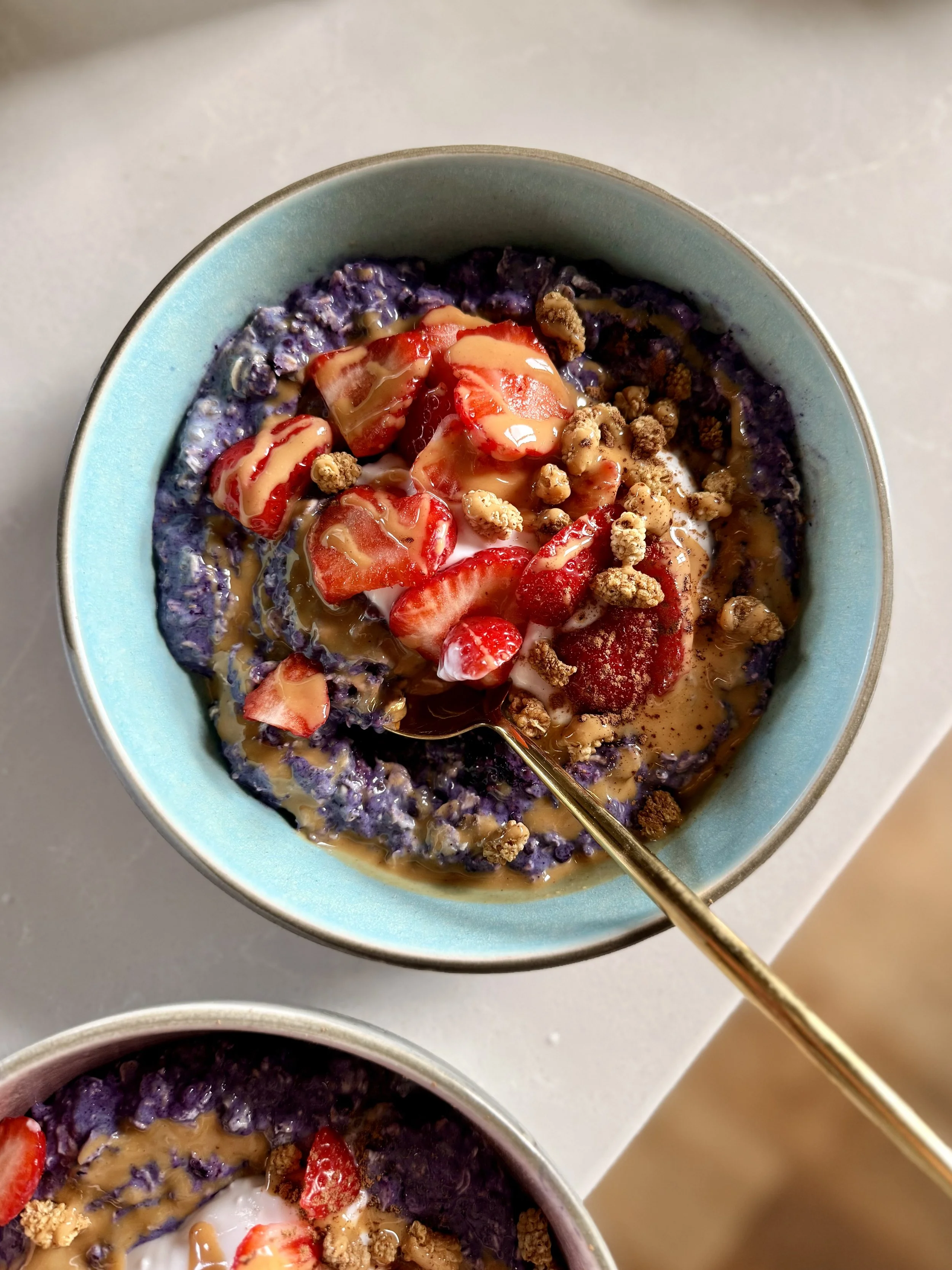 AVIŽOS PERNAKT SU MĖLYNĖMIS