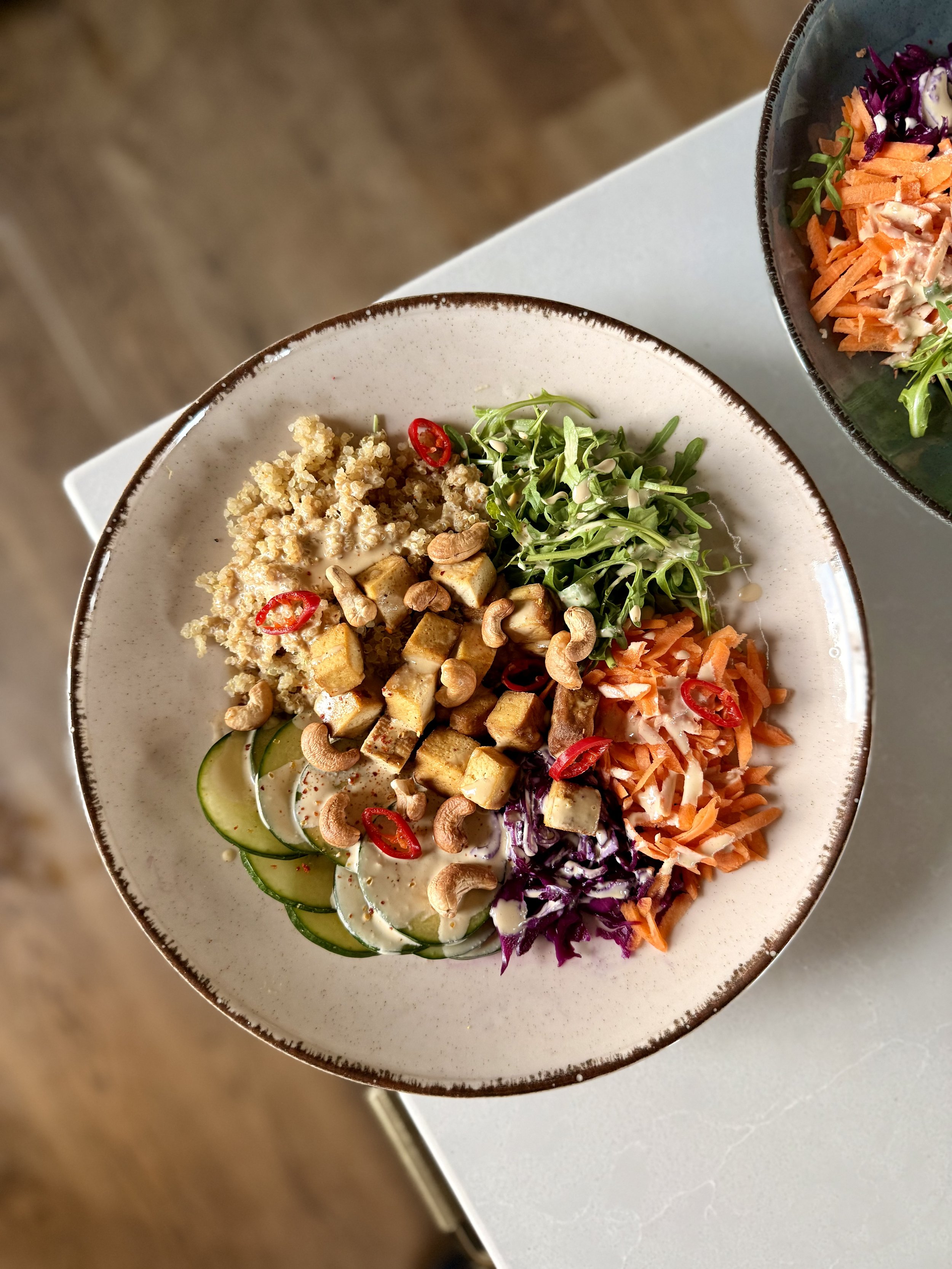 DUBENĖLIS SU TOFU IR TAHINI-MISO PADAŽU