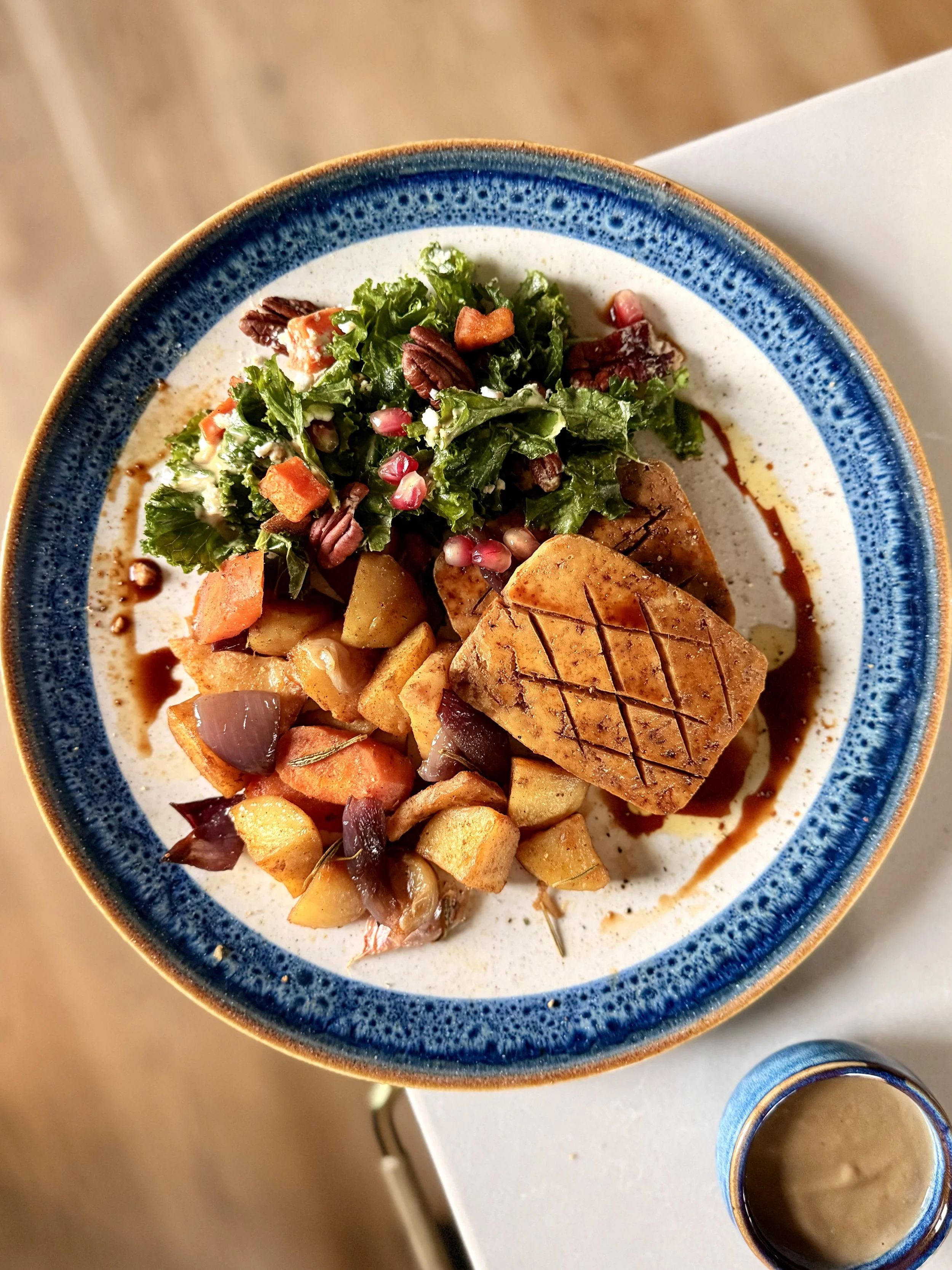 TOFU KEPSNYS SU KEPTOMIS DARŽOVĖMIS