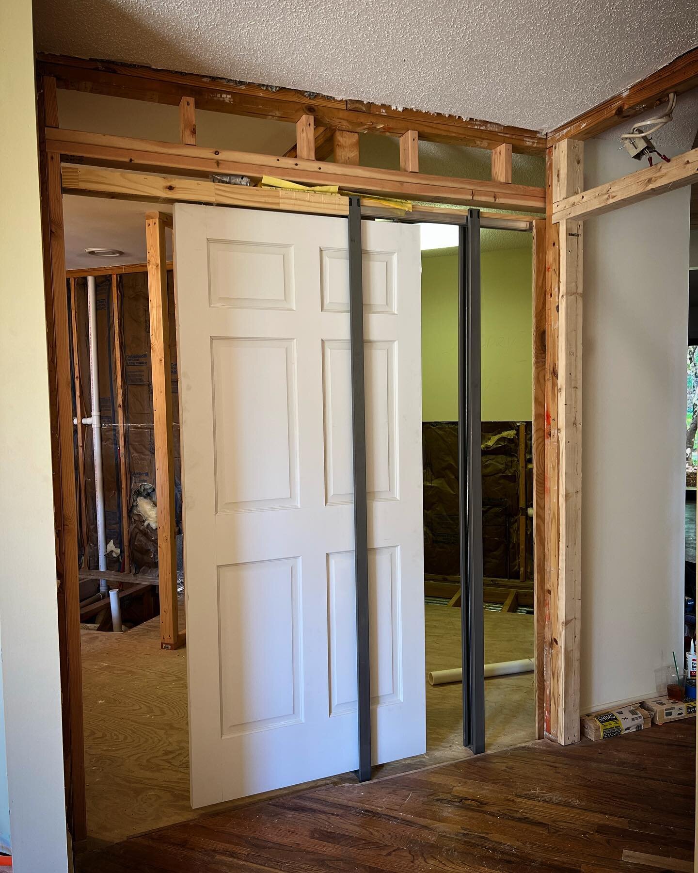 Inside Matters

Stout, strong, sturdy, door weight rated, engineered to last with a sweet soft close mechanism; far from 80&rsquo;s construction and superior to cheap big-box pocket door kits. 

Thank you to our local suppliers and @johnsonhardware 
