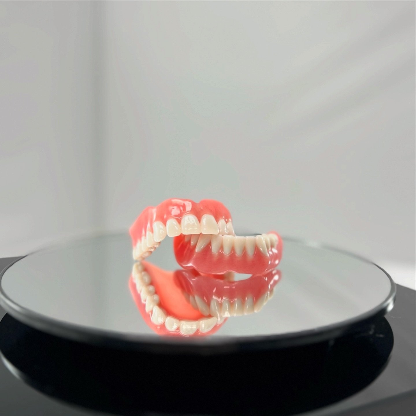 A moment for removable prosthodontics👇🏼🦷

Here at Oyster Dental we take care with each and every type of removable prosthodontic that we make so they look and feel as natural as possible. From denture framework to night guards or any other orthodo