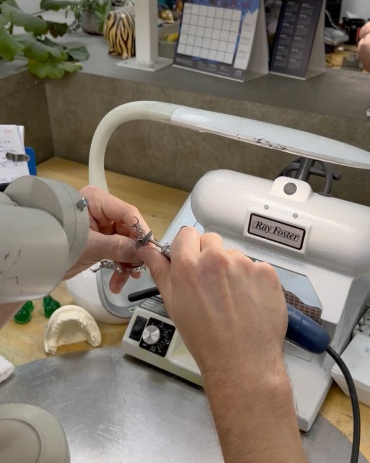 Happy Monday everyone✨ here are some behind the scenes of our dental techs working hard to create the perfect prosthodontics for our clients.🦷

#dentallab#saskdentallab#dentaltech#dentaltechnician#saskatoondentaltech#saskatoondental#dentalprosthodon