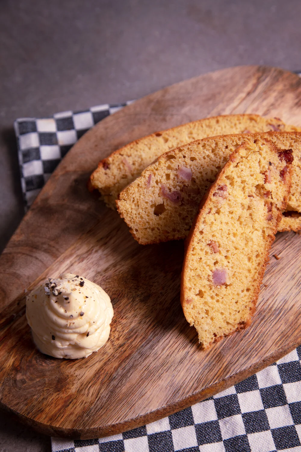 WEB-Image-Closeup-CornBread.jpg