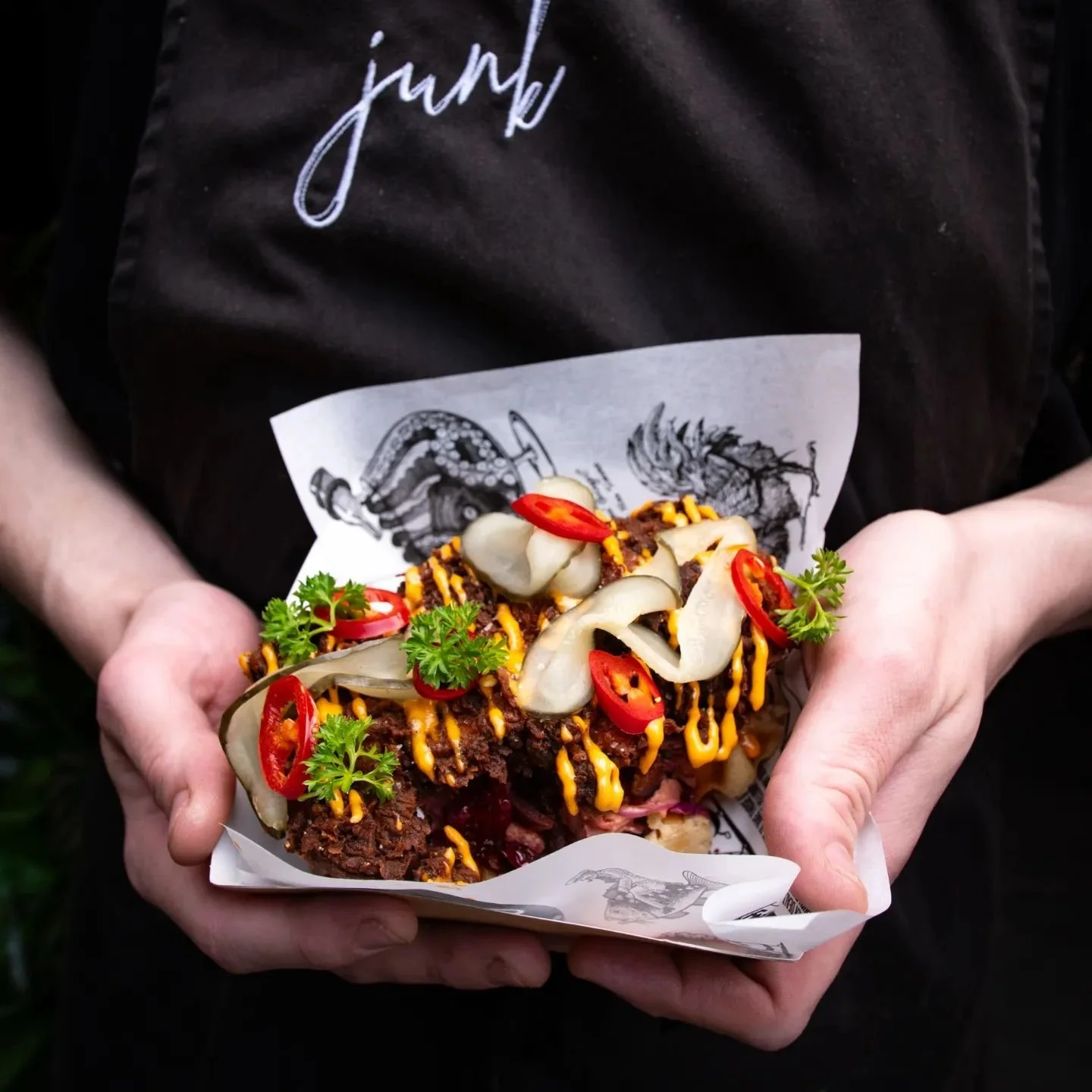 Have you tried our NEW SPECIAL by our talented Chef Robbie? 👀

'Quit Waffling'
Crispy Chicken - Harissa Slaw - Streaky Bacon - Dill Pickles - Waffles 

Available this week until we sell out! ❤️

📷: @clypstudio