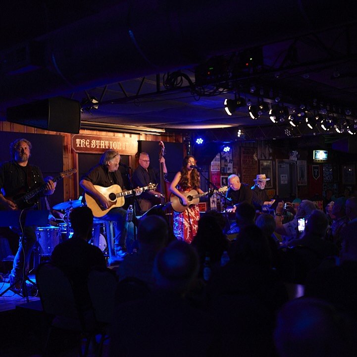 ✨JUST ADDED!!!✨ SO excited to announce that the band and I will be back at our beloved @stationinnnashville on Wednesday, July 9th!! Right around the corner, yall! Mark your calendars and come hang with us! 🩵

(📸: @tomturk)

#nashvillelivemusic #na