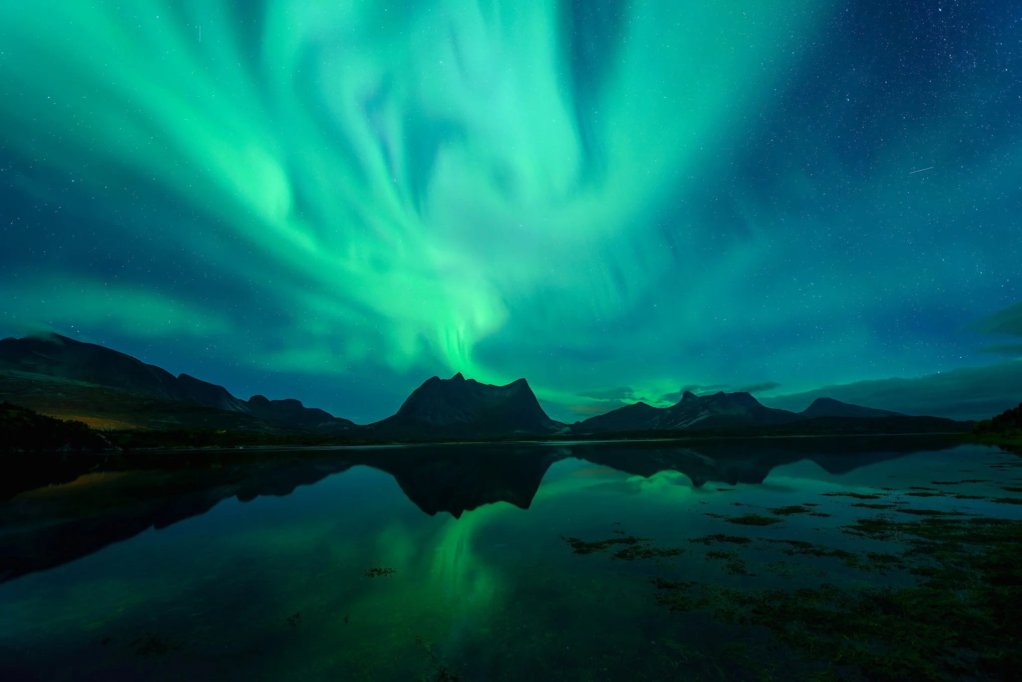 Final image edited in DxO Pure Raw 6 for RAW conversion with Felix Inden Signature Aurora borealis editing workflow on top to finish it