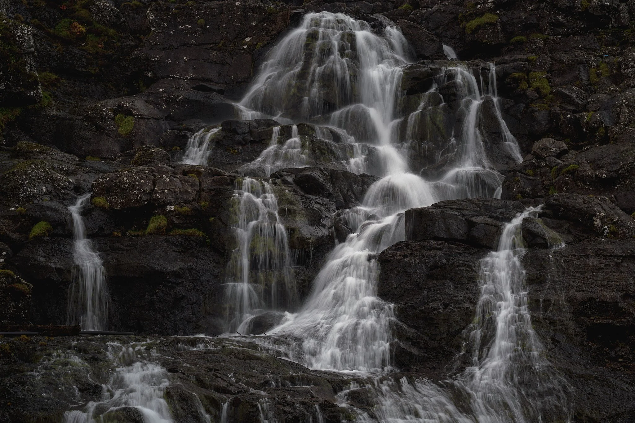 Waterfall-Detail-WIde-sharpened.jpg