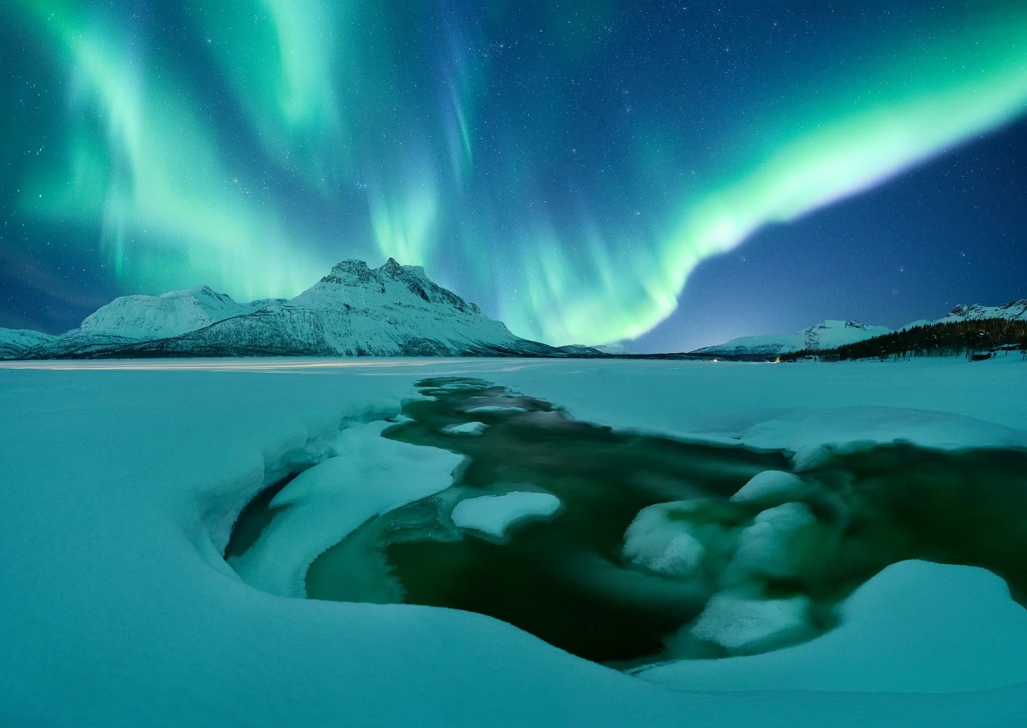 How to Photograph the Northern Lights